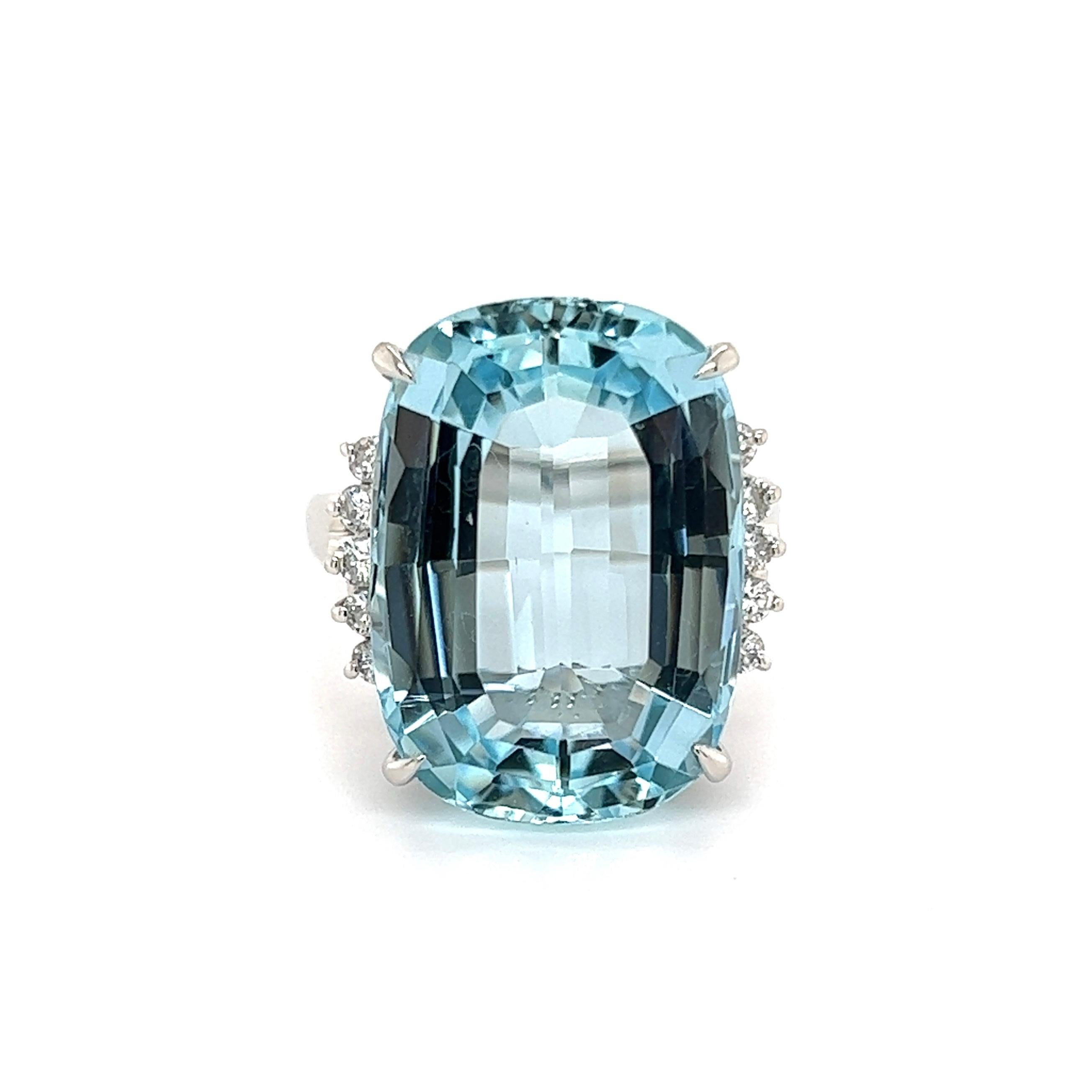 Modern 15.16 Carat Aquamarine and Diamond Platinum Cocktail Ring Estate Fine Jewelry For Sale