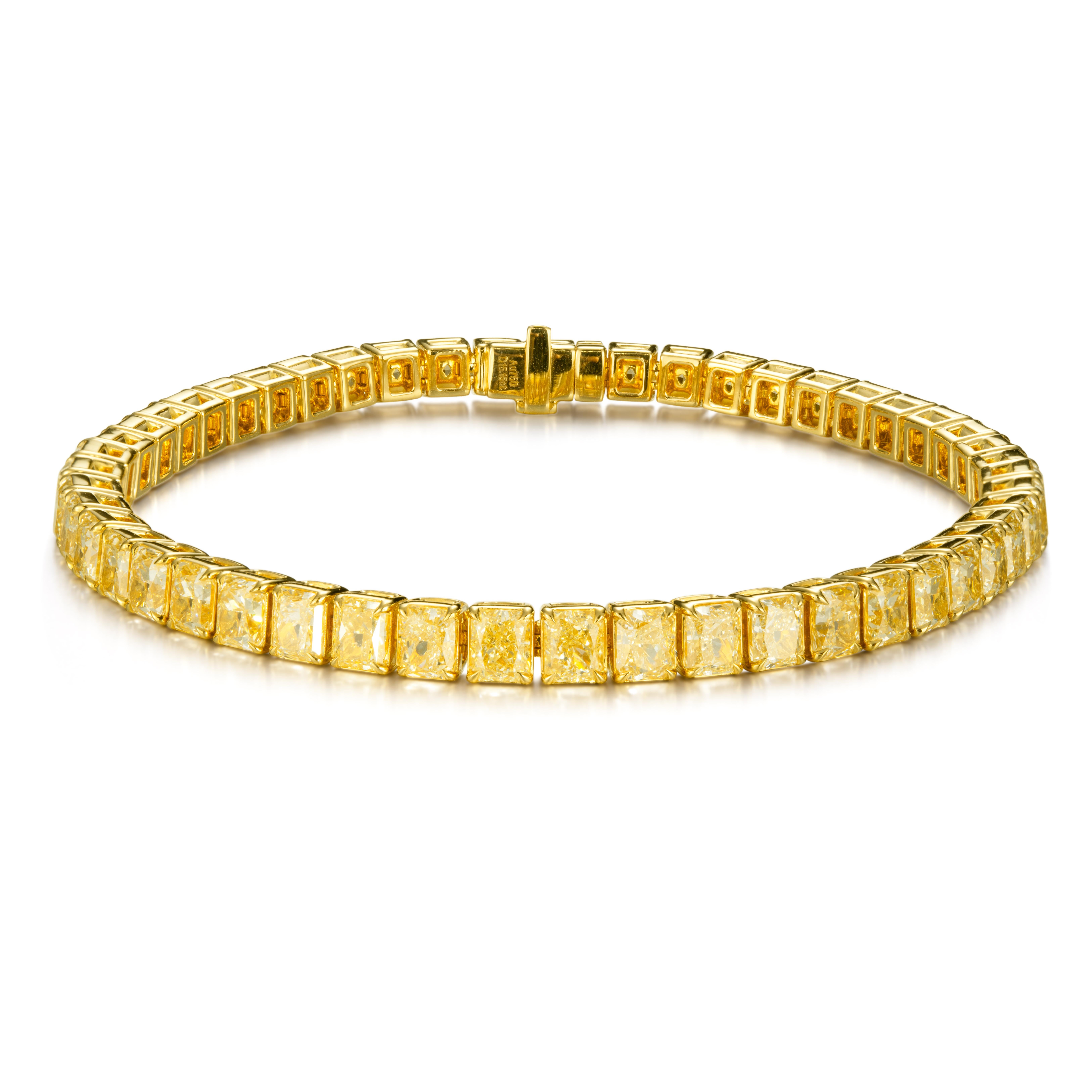 15.16CT Radiant geformte natürliche Fancy Light Yellow Diamanten Tennis Armband 18K Damen im Angebot