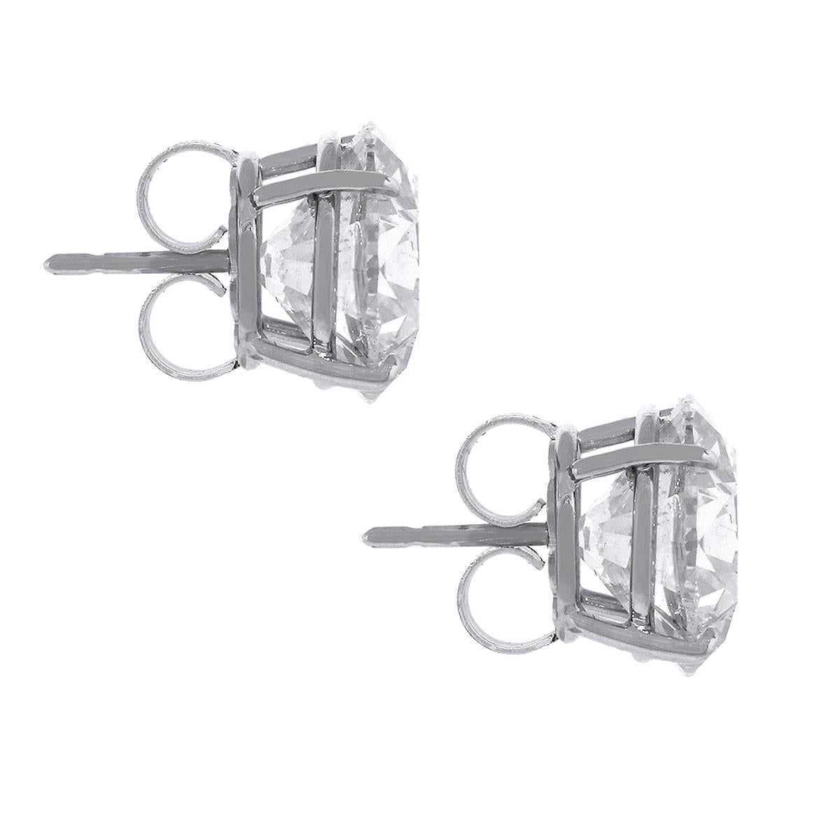 Material: 14k White Gold
Diamond Details: Approximately 15.17ctw of round brilliant diamonds. Diamonds are I in color, SI3 in clarity
Measurements: 0.50″ x 0.80″ x 0.50
Earrings Backs: Post Friction
Total Weight: 6.4g (4dwt)
SKU: A30311854