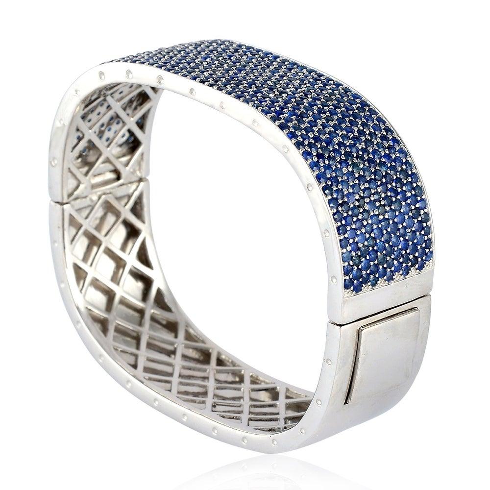 Modern 15.17 Carat Blue Sapphire Square Bangle Bracelet For Sale