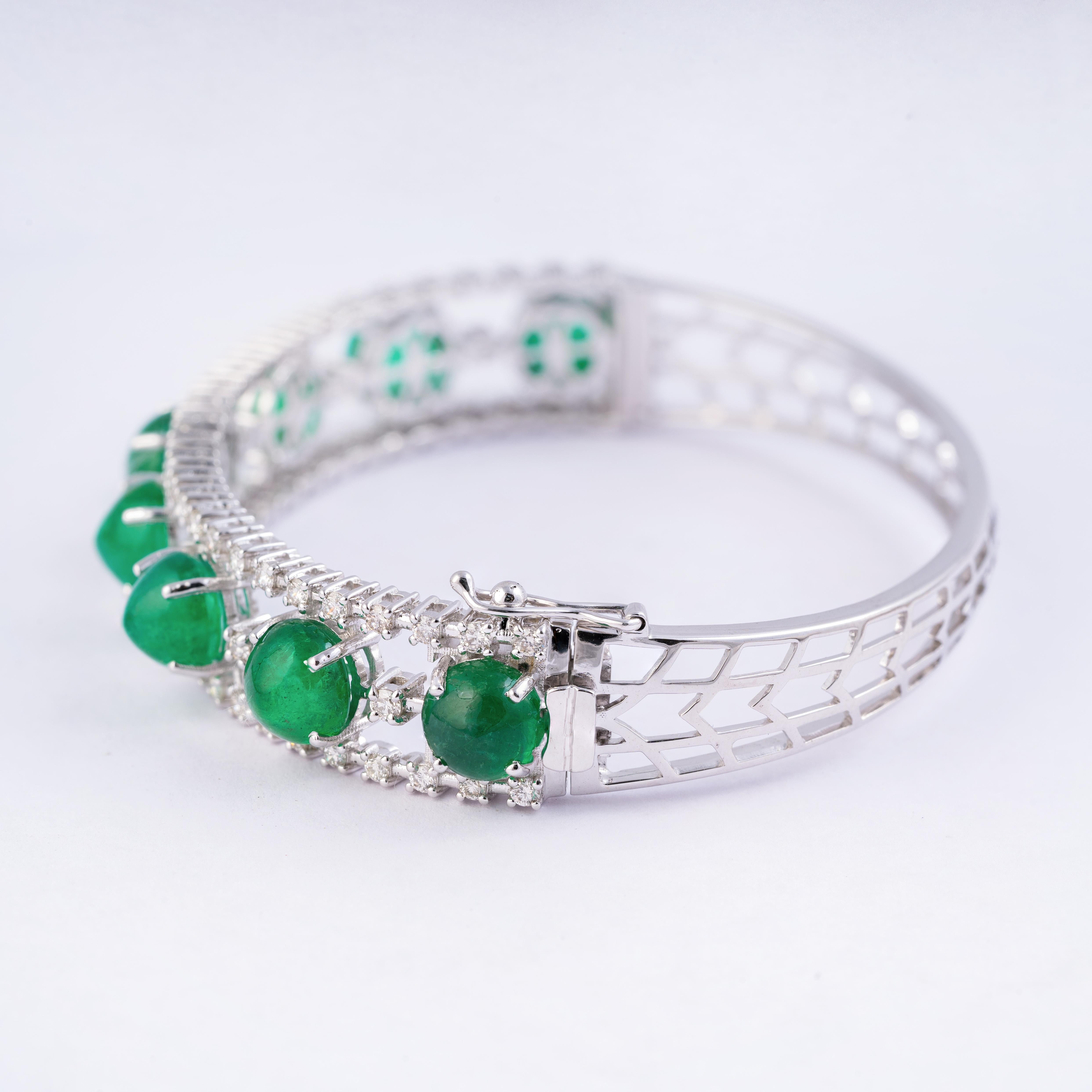 15.18 Carats Natural Zambian Emerald and 1.59 Cts Diamond Bracelet in 14k Gold  In New Condition For Sale In New York, NY