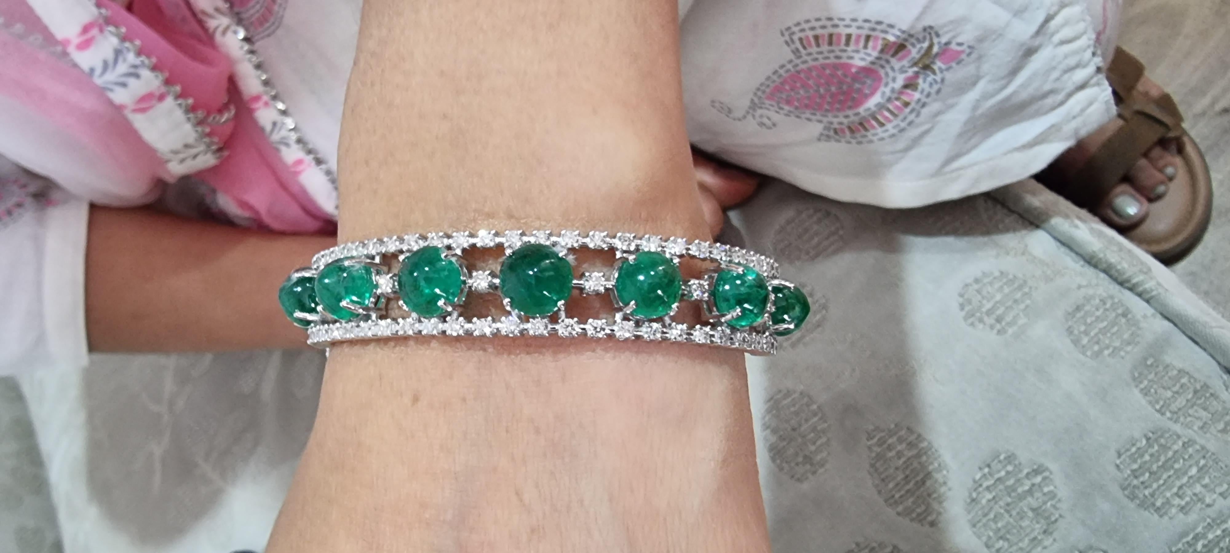 Women's 15.18 Carats Natural Zambian Emerald and 1.59 Cts Diamond Bracelet in 14k Gold  For Sale