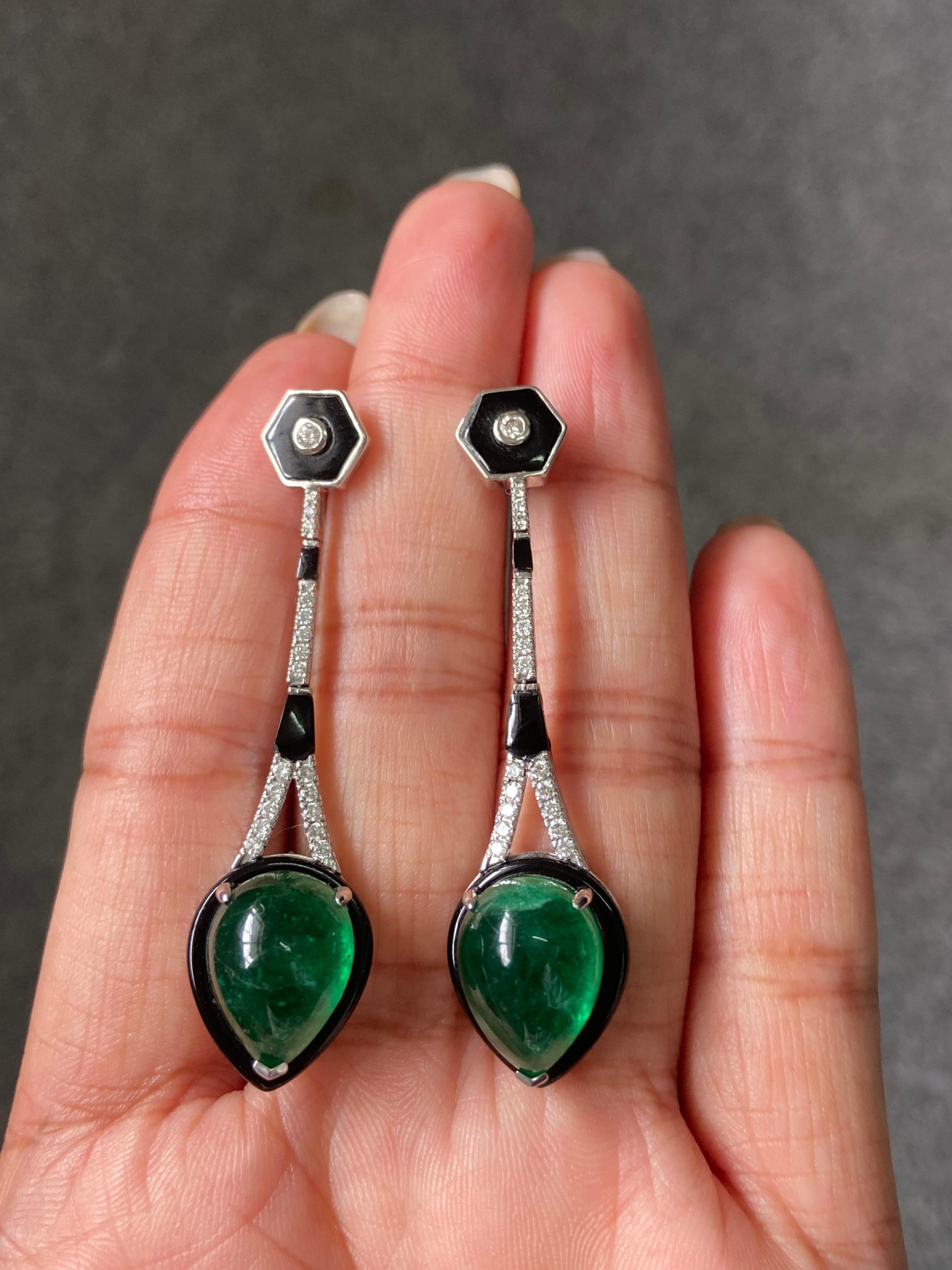 Orecchini con smeraldo cabochon a forma di pera da 15,19 carati, onice nero e diamanti in vendita 5