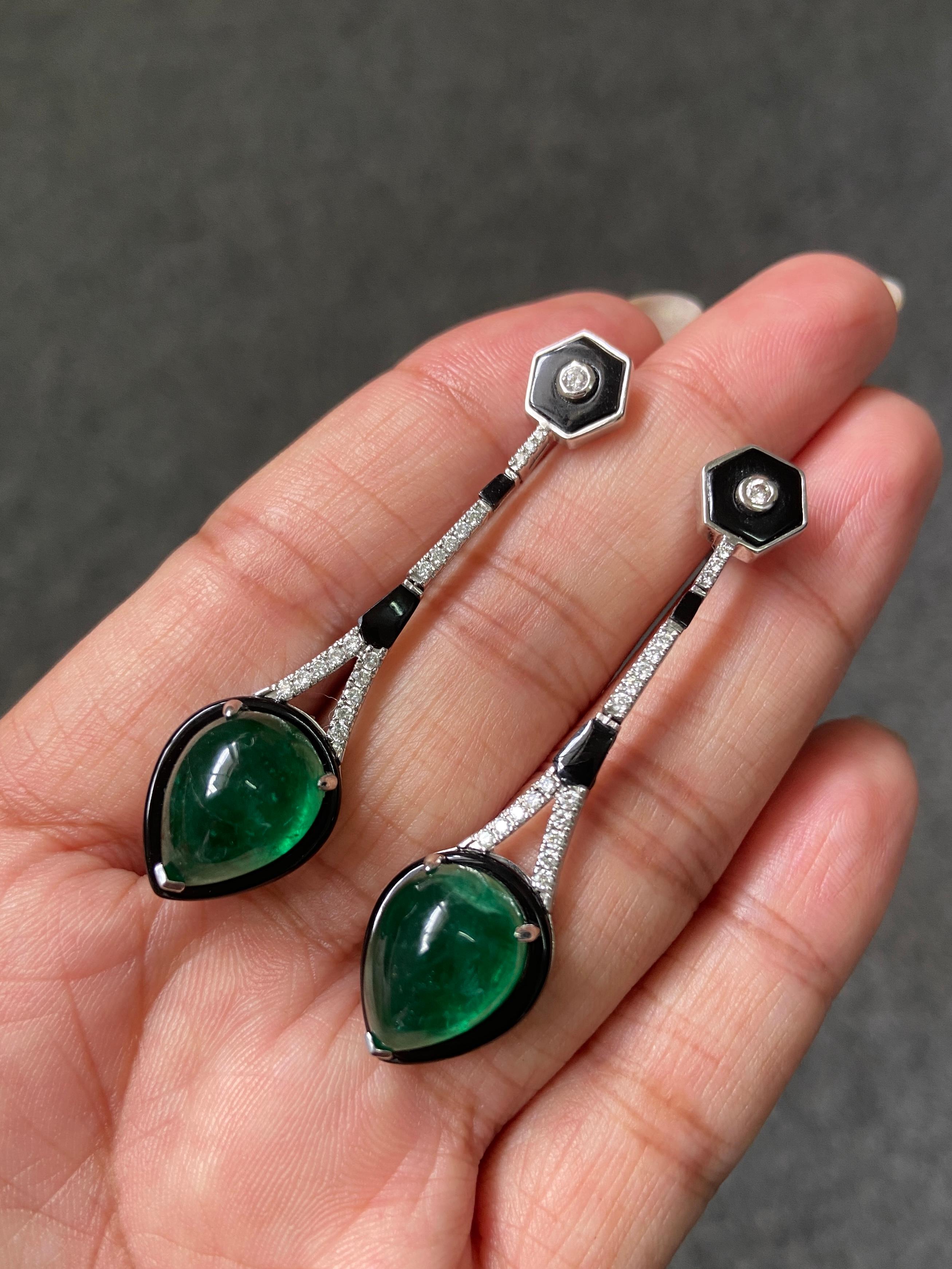 Orecchini con smeraldo cabochon a forma di pera da 15,19 carati, onice nero e diamanti in vendita 6