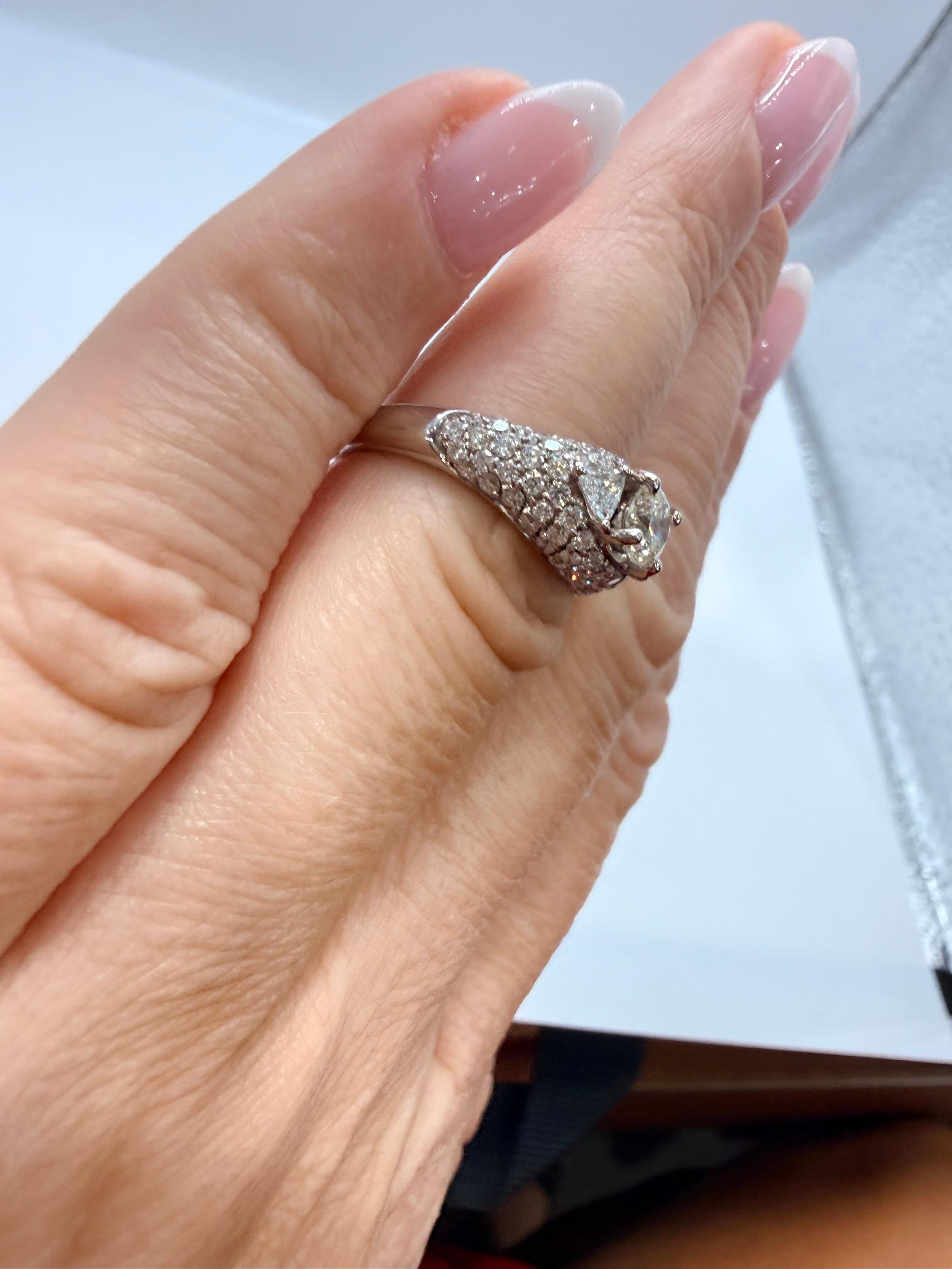1.51ct bague de fiançailles diamant 18KT pave set diamants Neuf - En vente à Boca Raton, FL