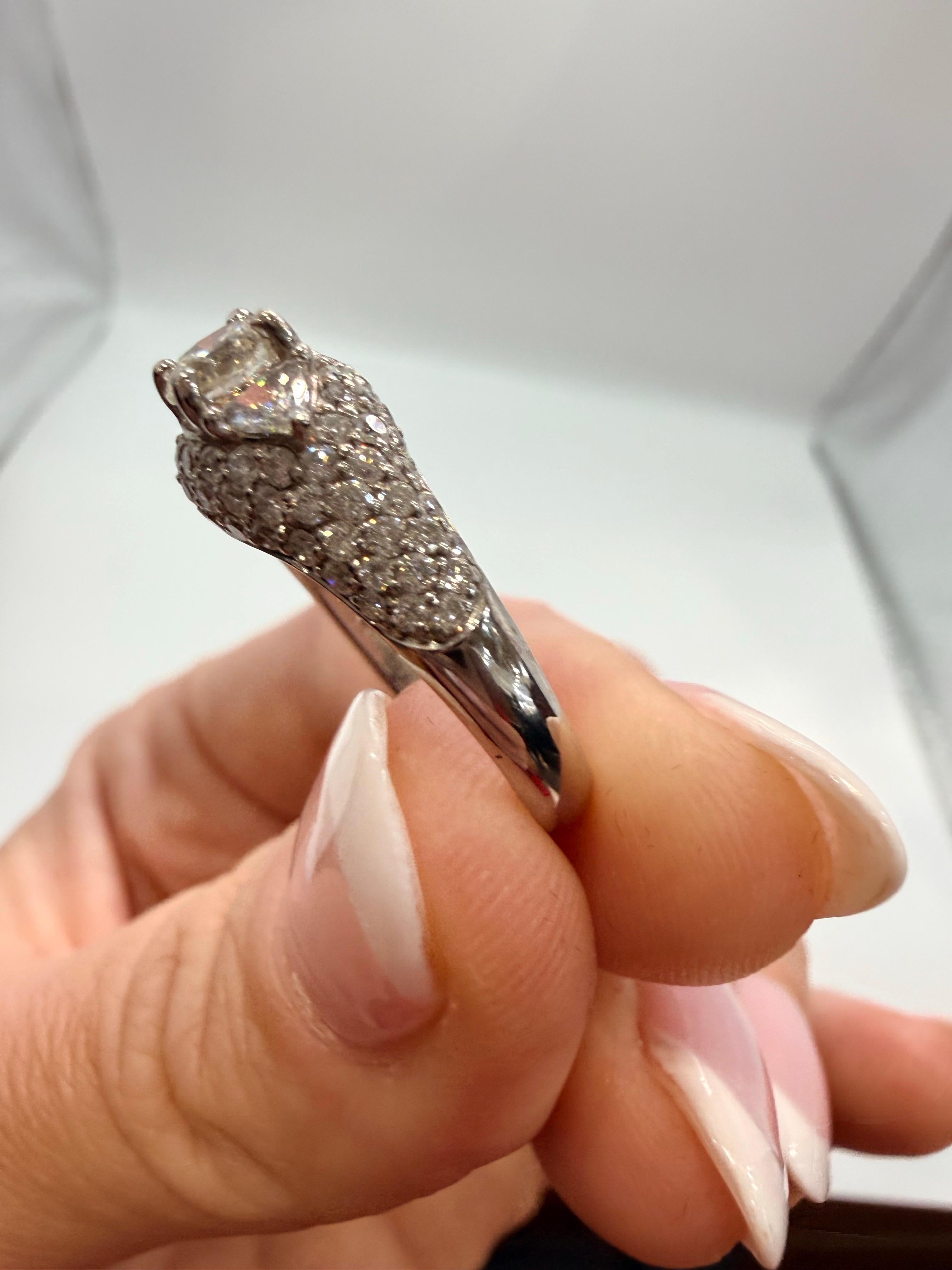 1.51ct bague de fiançailles diamant 18KT pave set diamants en vente 1