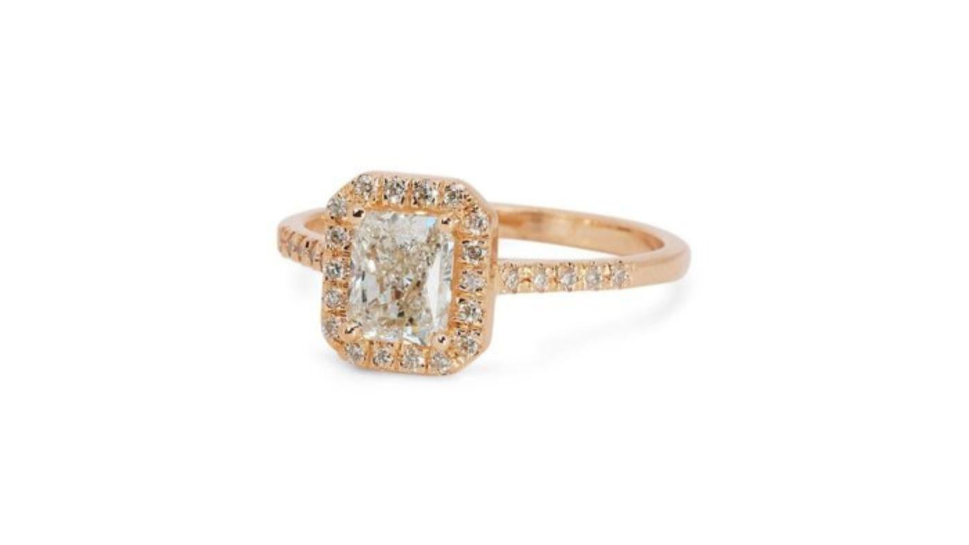 Radiant Cut 1.51ct Radiant Diamond Ring in Gleaming 18K Yellow Gold 