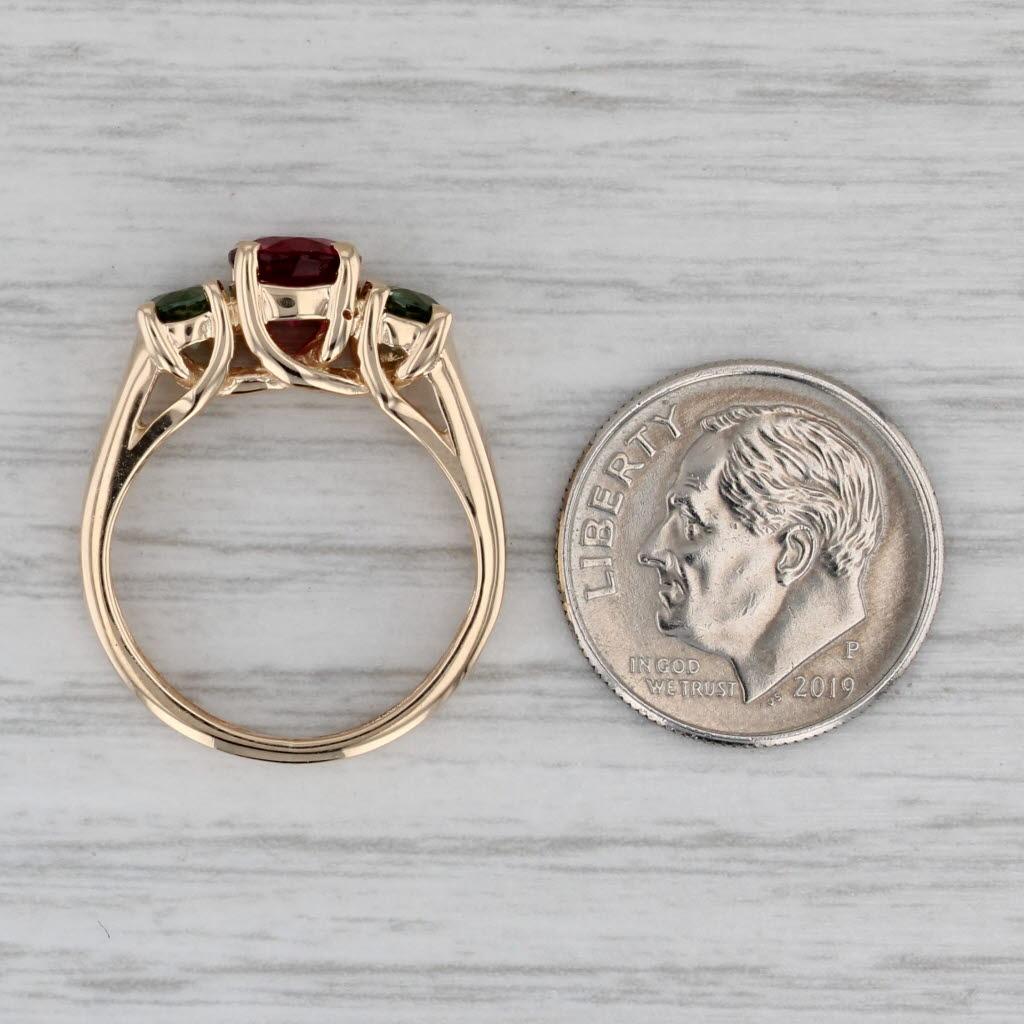 1.51ctw 3-Stone Rubellite Green Tourmaline Ring 14k Yellow Gold Size 5.25 For Sale 2