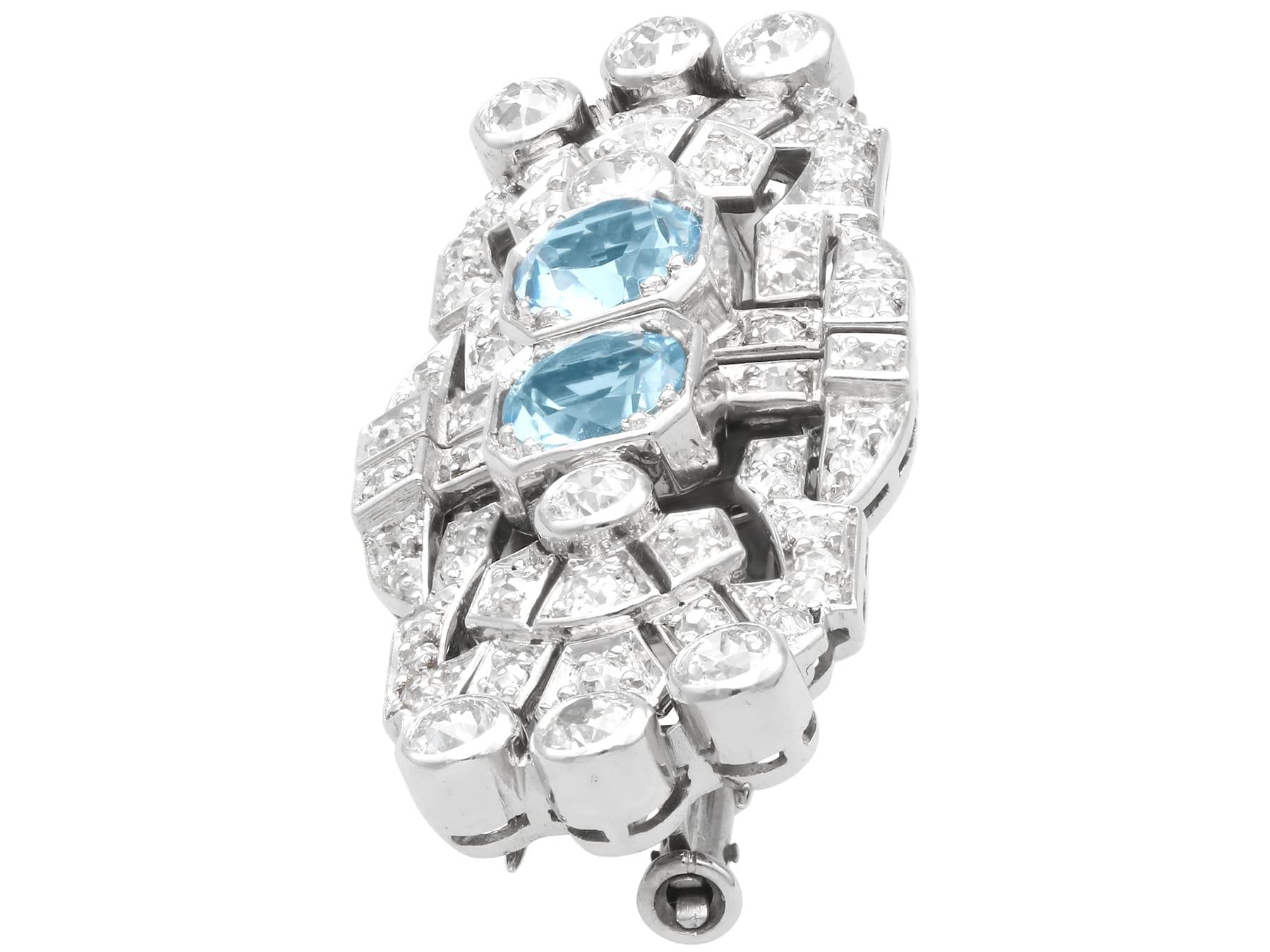 1.52 Carat Aquamarine and 2.92 Carat Diamond, 18k White Gold Double Clip Brooch In Excellent Condition For Sale In Jesmond, Newcastle Upon Tyne