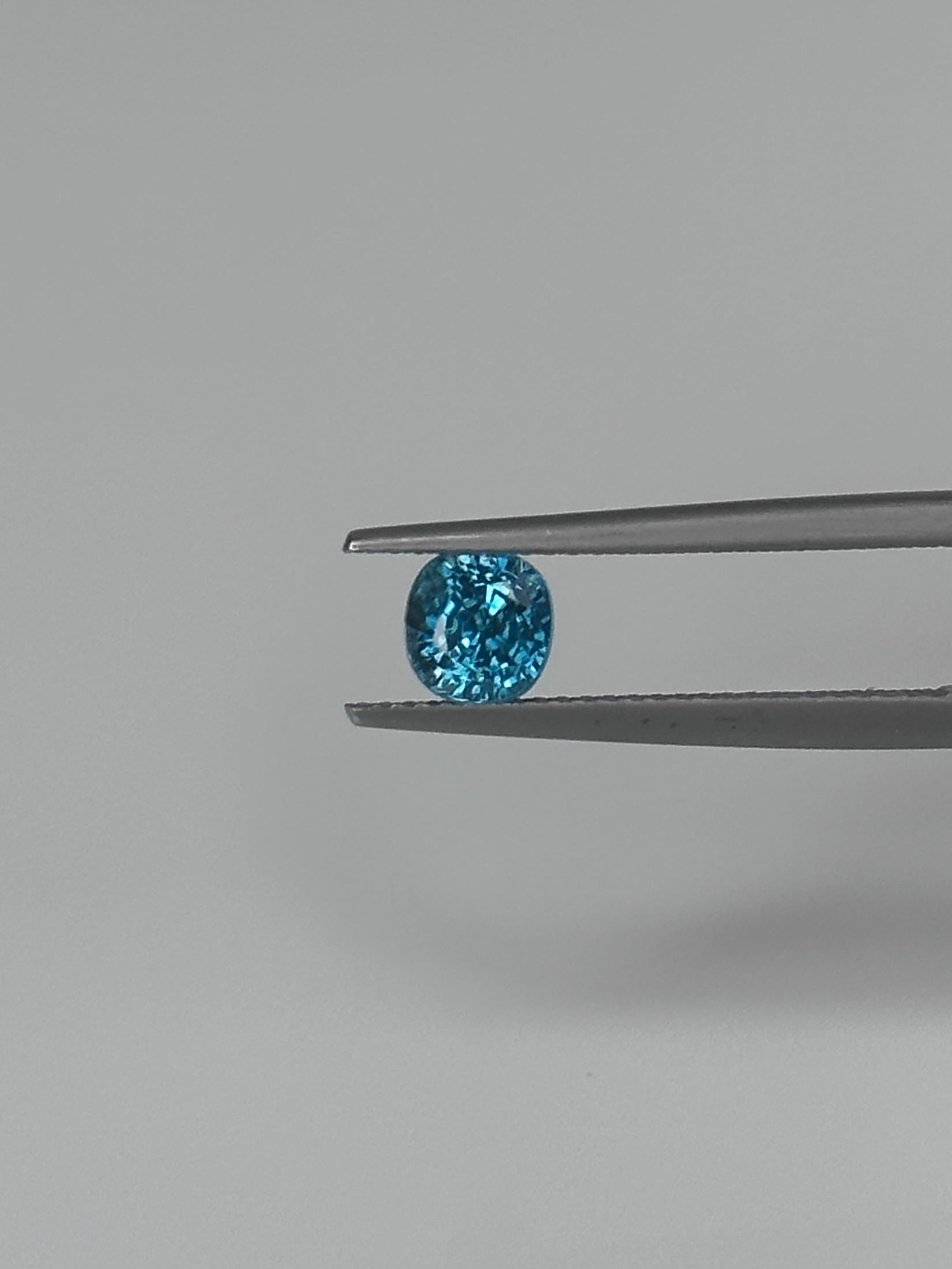 Sparkling Cushion-cut Sky Blue Zircon

This 1.52 carat Blue Zircon has an impressive fire and a pure light blue color. Giving it the 
