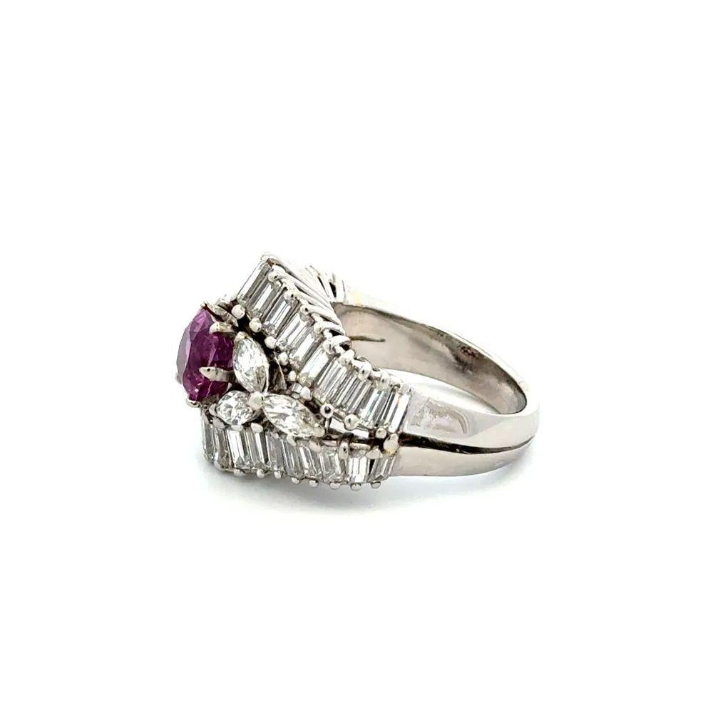 1.52 Carat Cushion Pink Sapphire and Diamond Platinum Vintage Ring Estate im Zustand „Hervorragend“ im Angebot in Montreal, QC