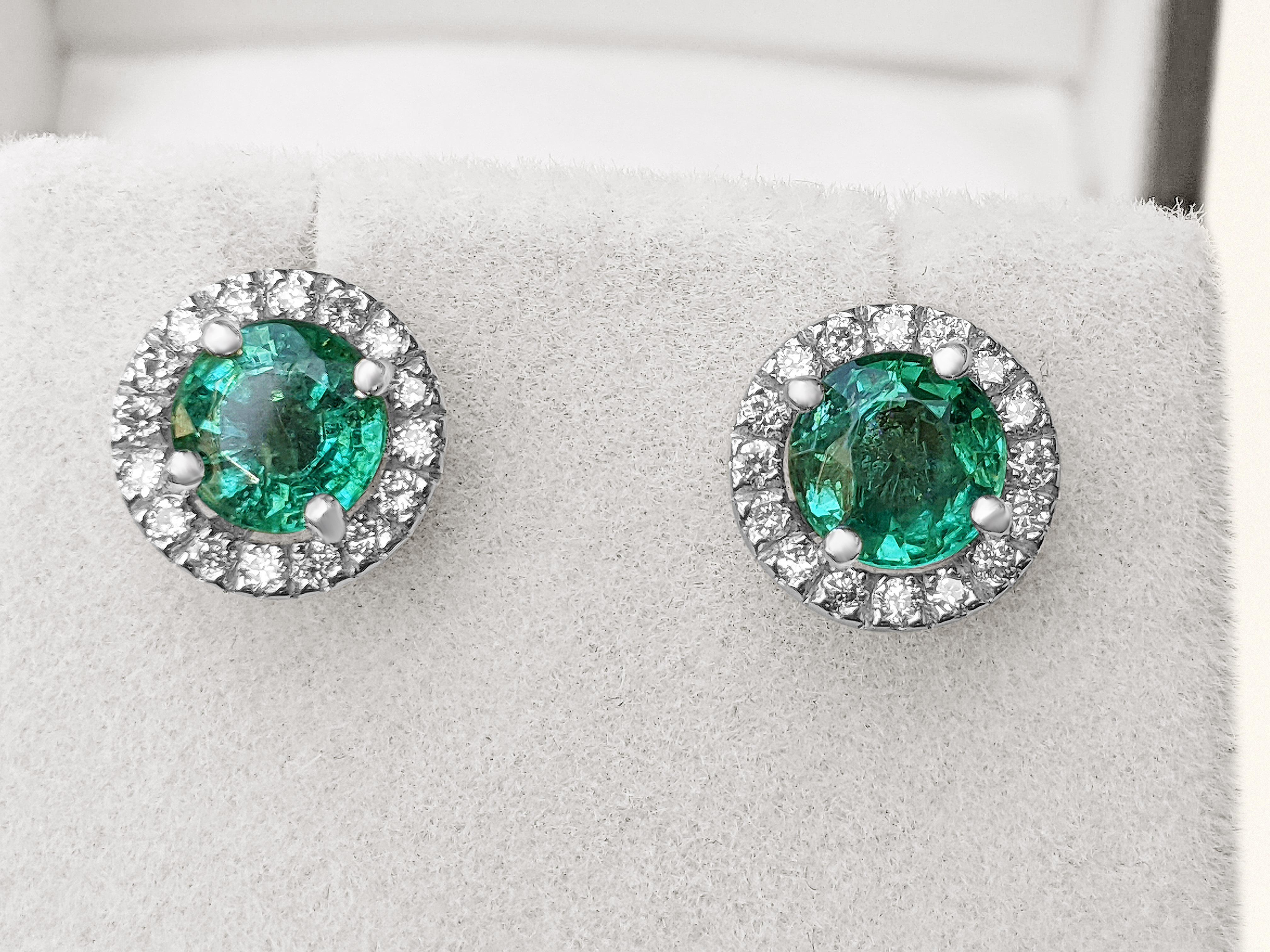 Art Deco 1.52 Carat Emerald and Diamonds Earrings