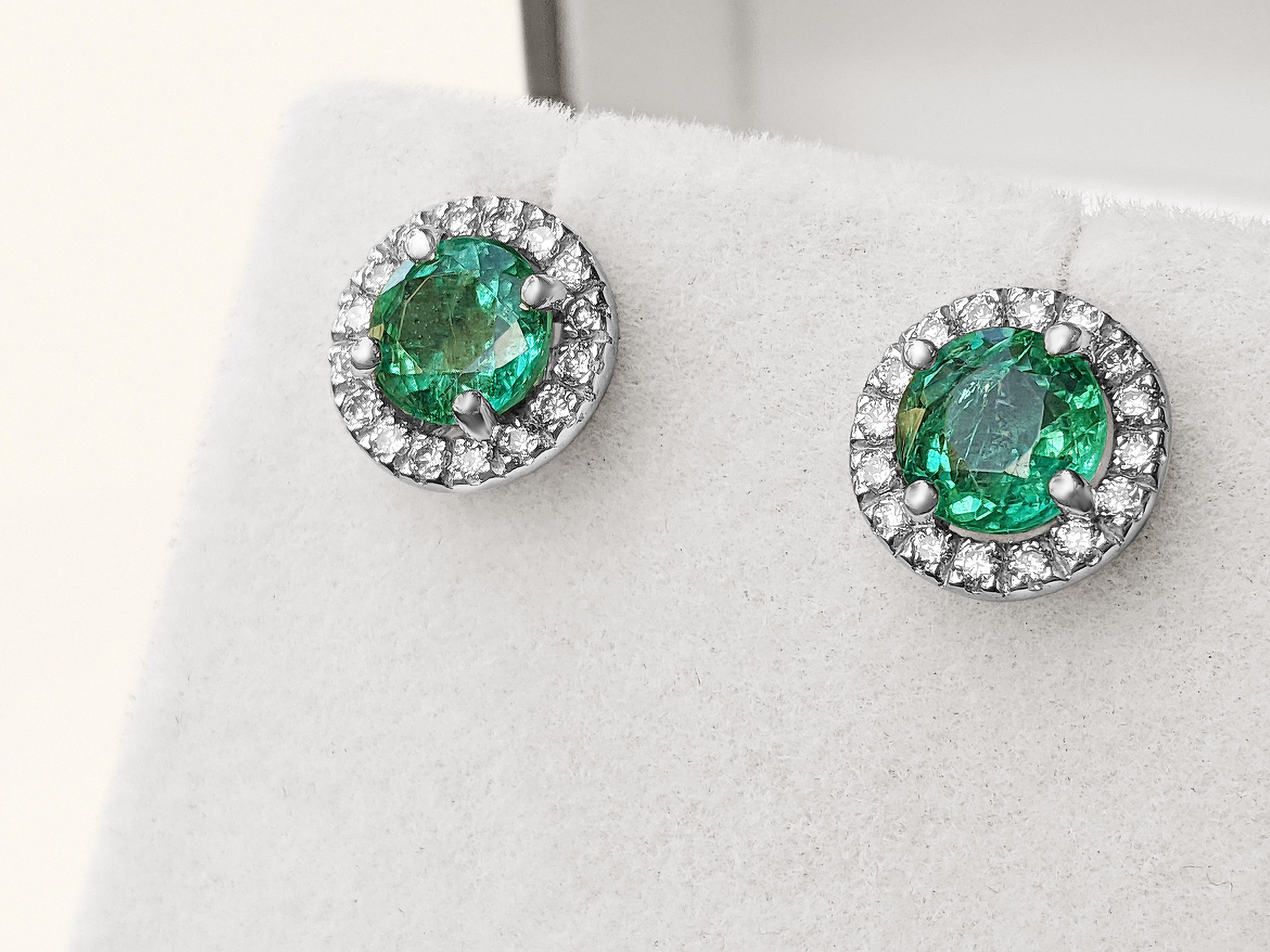 1.52 Carat Emerald and Diamonds Earrings 1