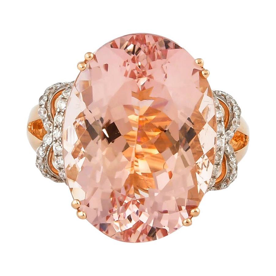 Sunita Nahata Morganite 15.20ct. Fancy Ring in 18Karat Rose Gold with Diamond. For Sale