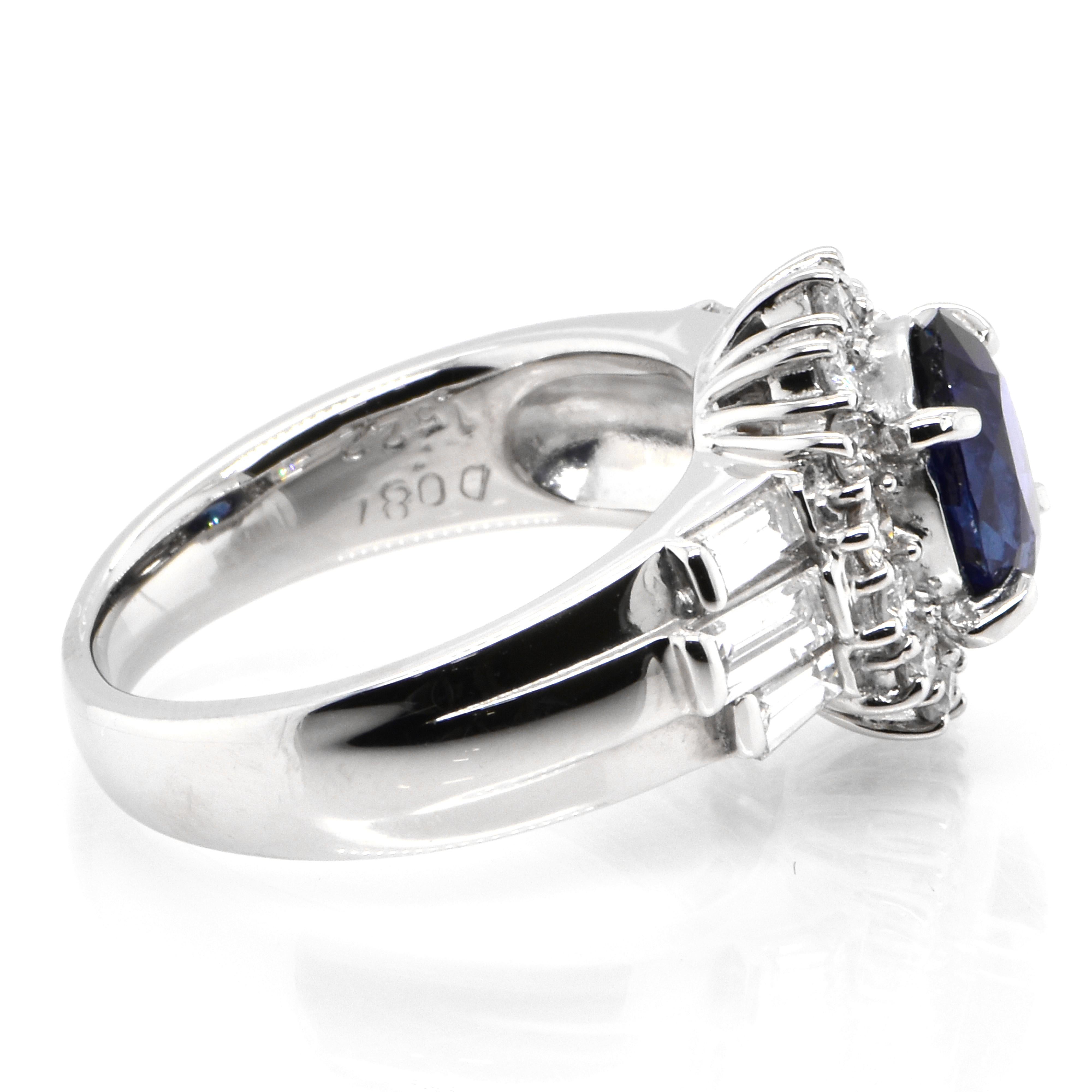 1.52 Carat Natural Royal Blue Color Sapphire and Diamond Ring Made in Platinum In Excellent Condition For Sale In Tokyo, JP
