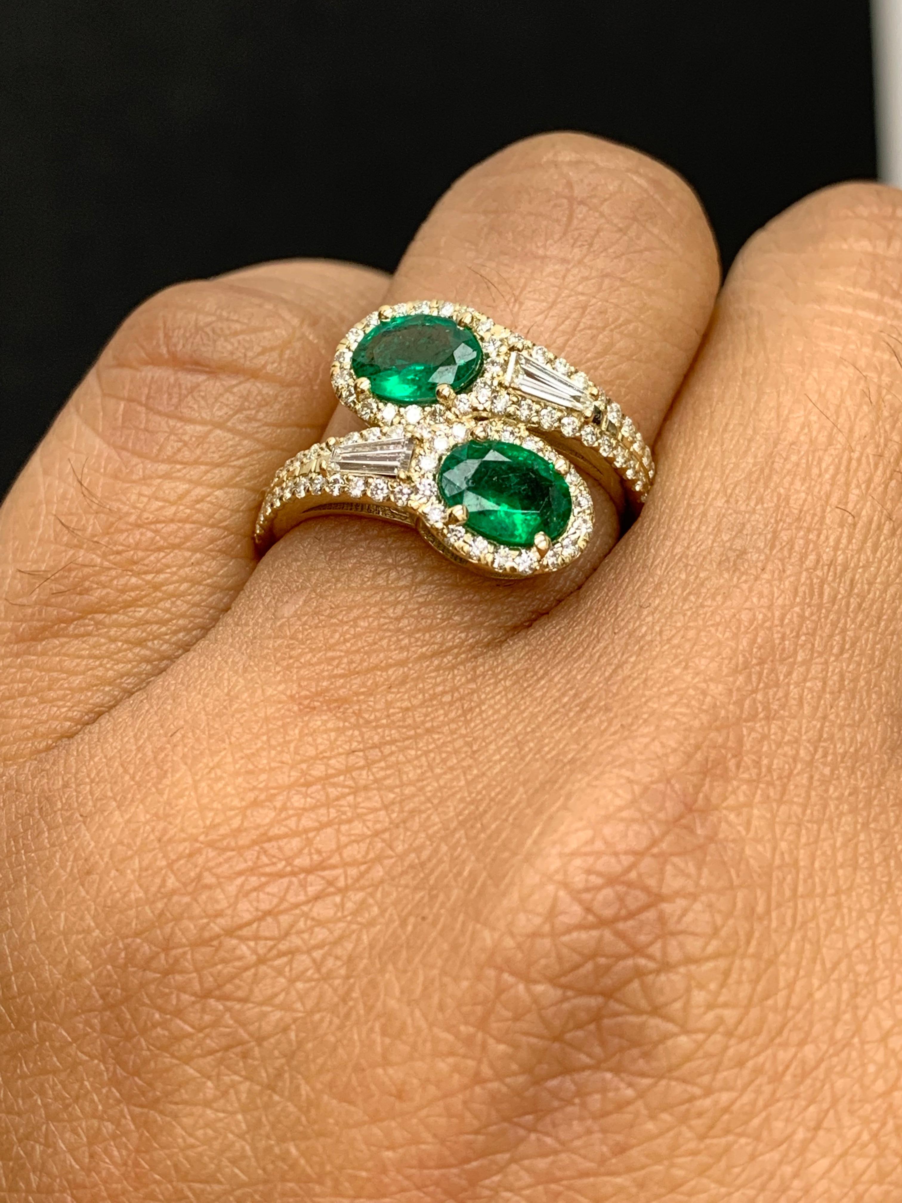 1.52 Carat Oval Cut Emerald Diamond Toi Et Moi Engagement Ring 14K Yellow Gold For Sale 7