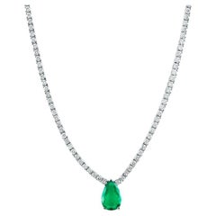 1,52 Karat birnenförmiger grüner Smaragd-Diamant-Choker