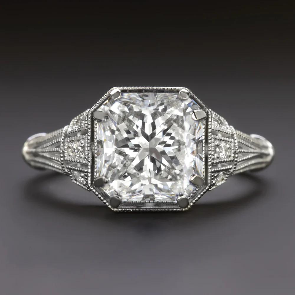 Art Déco 1.52 Carat Radiant Cut Diamond Engagement Ring in 14K White Gold in vendita