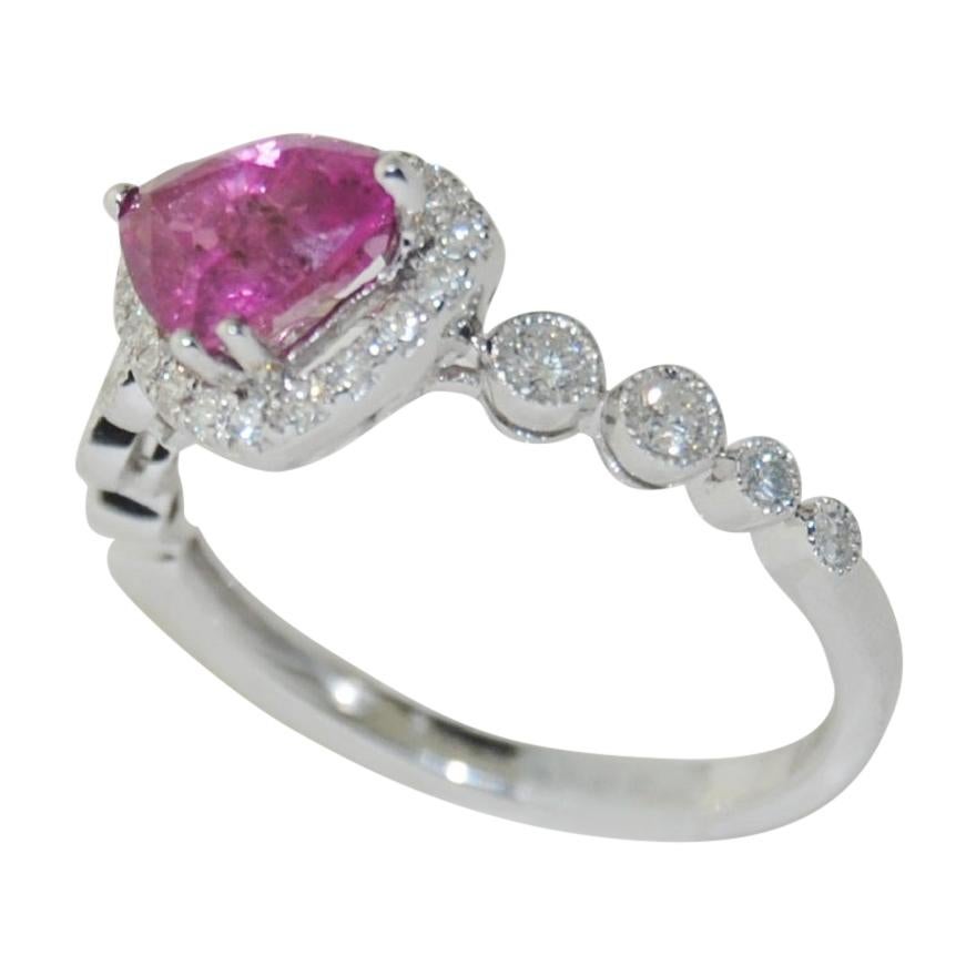 1.52 Carat Ruby and Diamond Ladies Ring, 18 Karat Gold For Sale