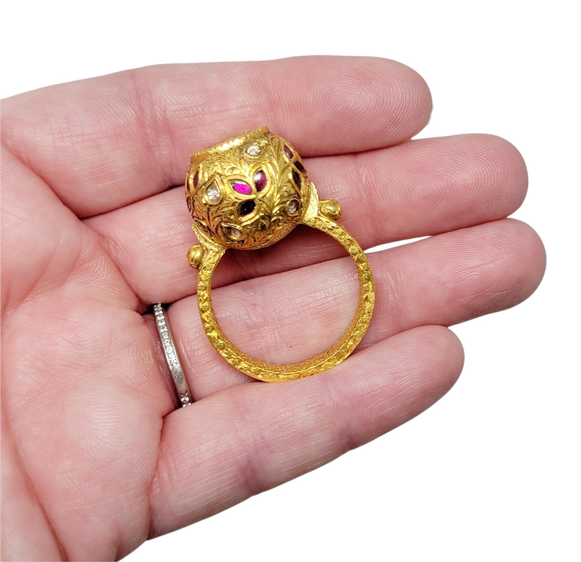 1.52 Carat Total Polki and Rose Cut Diamond Ring 21 Karat Yellow Gold Ornate For Sale 2