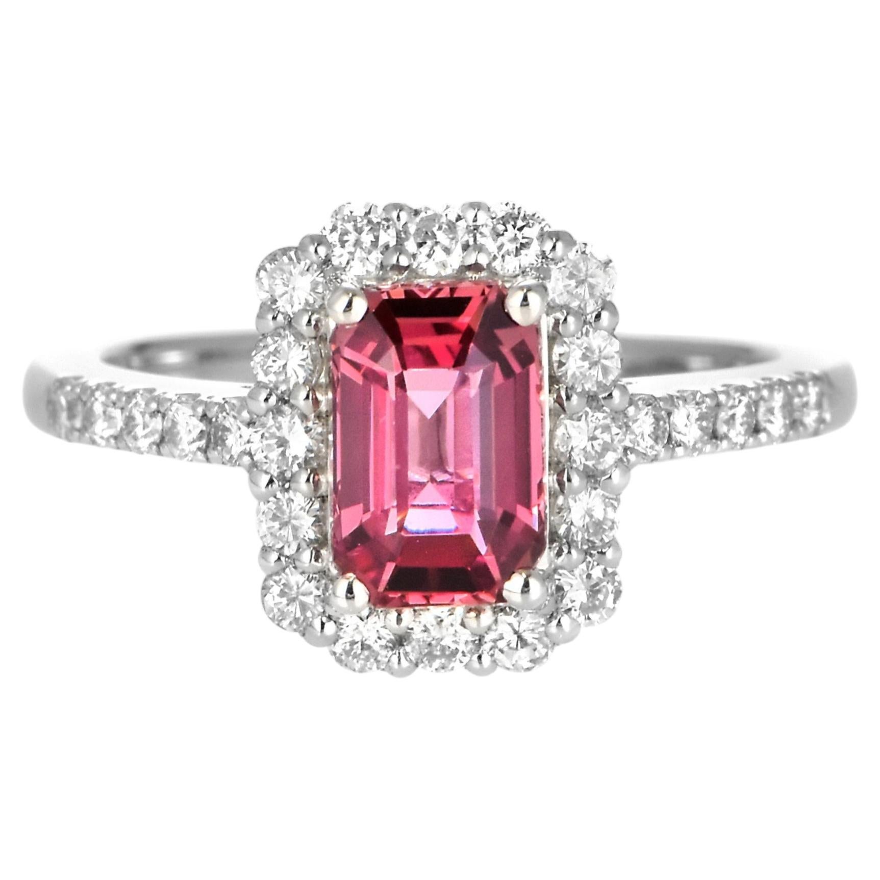 1.52 Carat Vibrant Padparadscha Sapphire & Diamond Ring set in Platinum For Sale