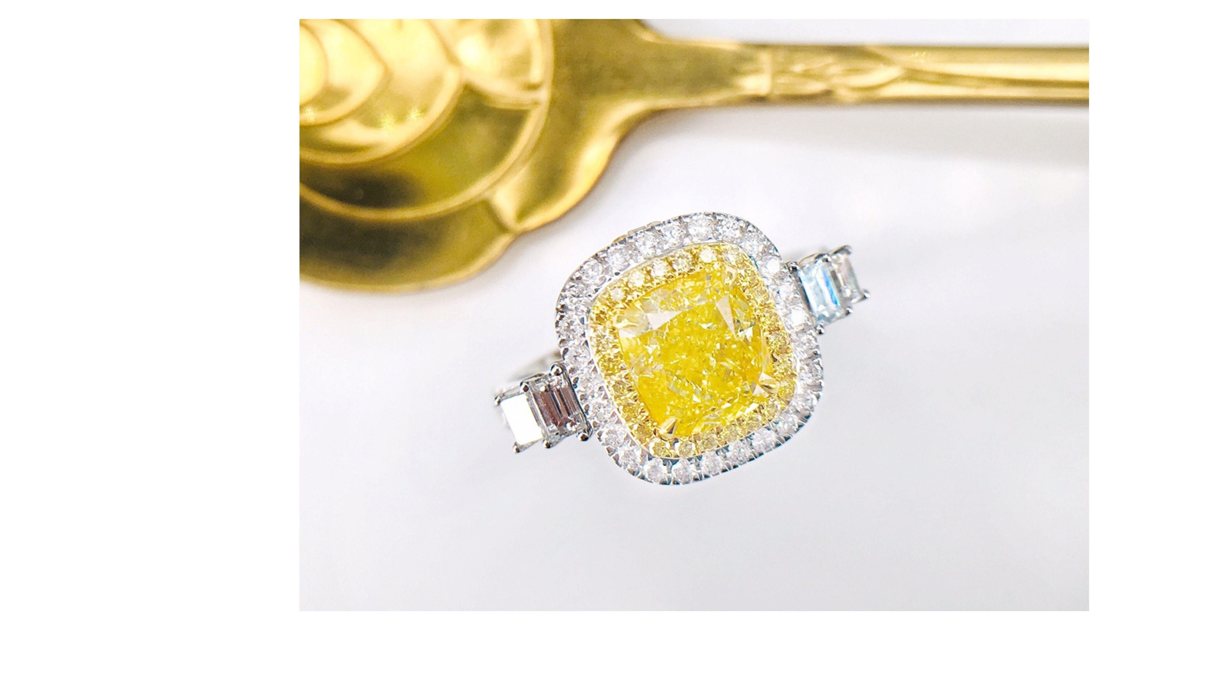 2 Carat Yellow Diamond Necklace 18k White Gold In New Condition For Sale In Barnsley, GB