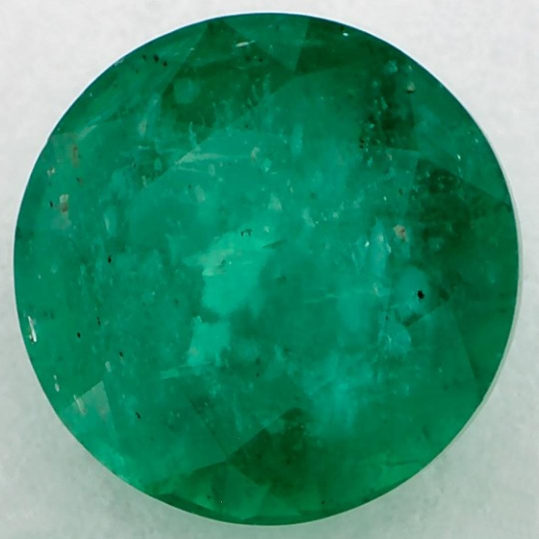 D'un vert éclatant, la pierre de naissance du mois de mai symbolise le renouveau de la croissance printanière. 

Explorez la vibrante collection d'émeraudes, de rubis et de saphirs de notre magasin, disponibles sous forme de pierres précieuses en