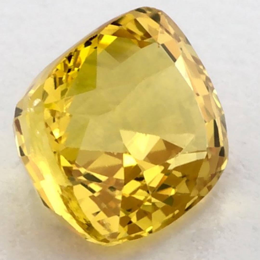 1.52 Ct Yellow Sapphire Cushion Loose Gemstone (pierre précieuse en vrac) en vente 2