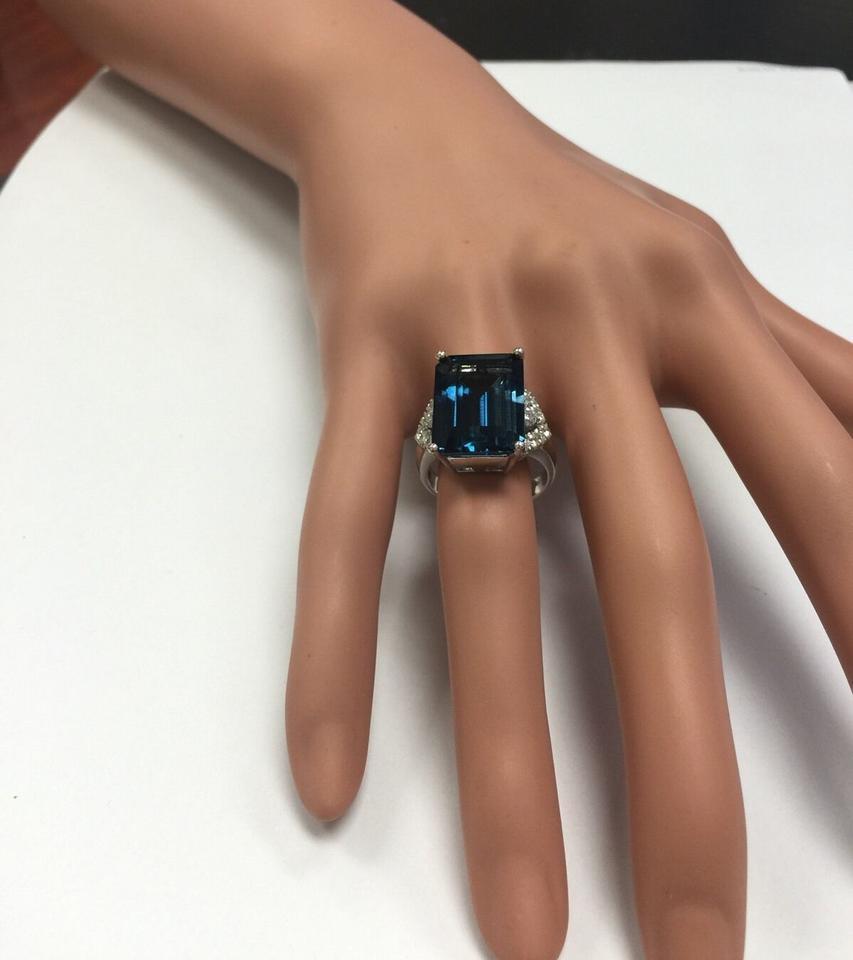 15.20 Carat Natural Impressive London Blue Topaz and Diamond 14K White Gold Ring In New Condition For Sale In Los Angeles, CA