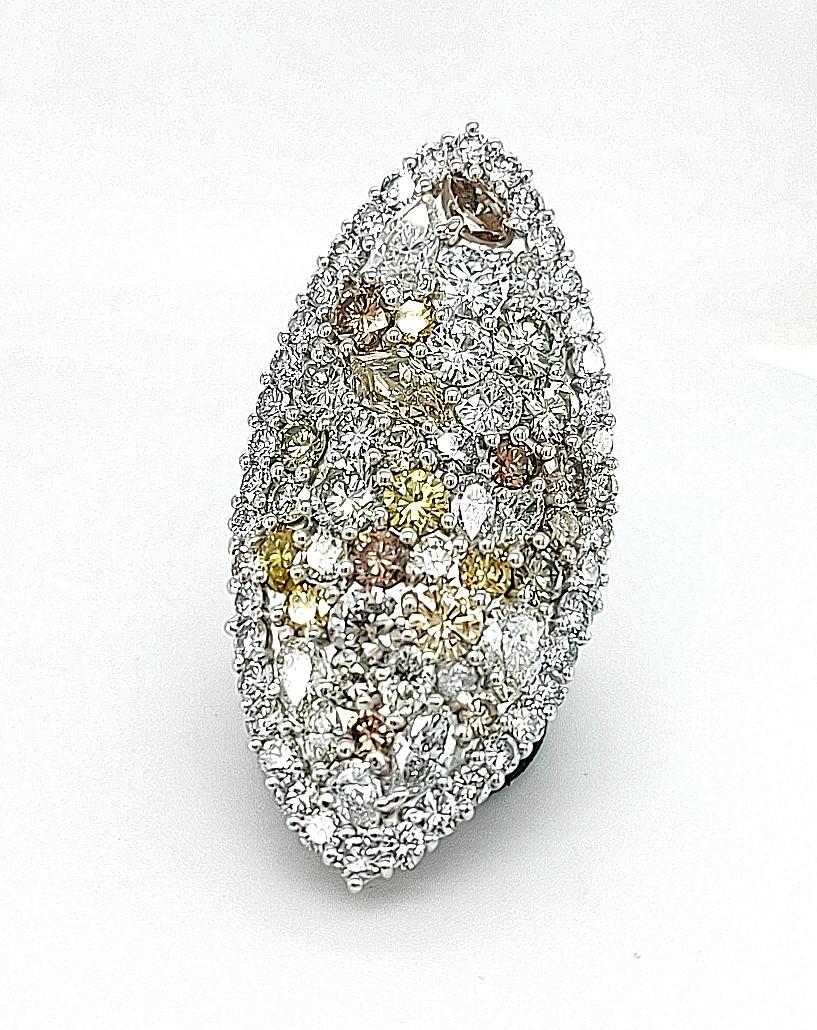 18kt White Gold Cocktail Ring 15.22ct Diamond, Can Be Bought  with Earring In New Condition For Sale In Antwerp, BE