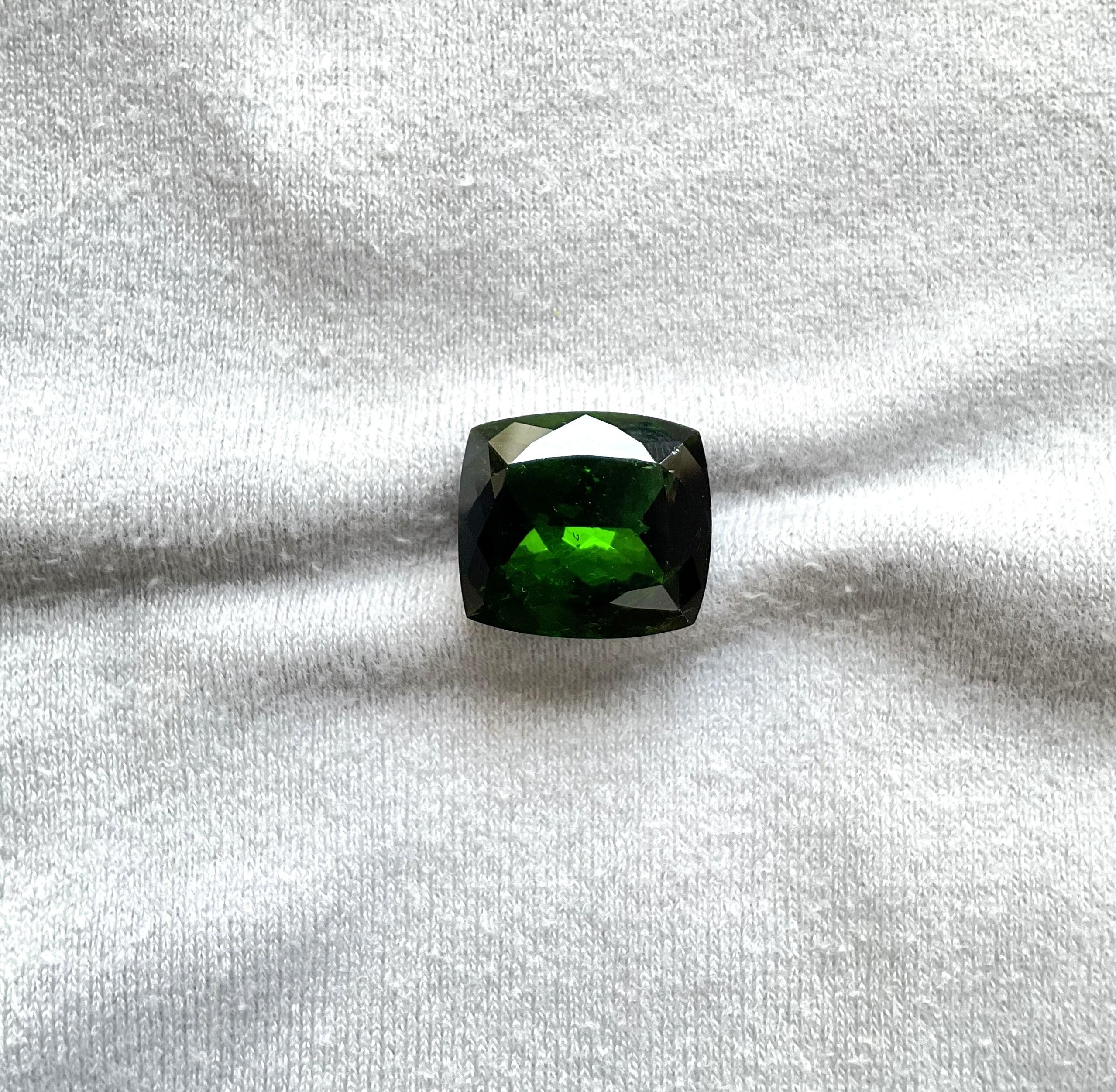 Art Deco 15.23 carats nigeria green tourmaline Top Quality Cushion Cut stone natural Gem For Sale