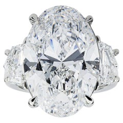 15.25 Carat Oval Diamond Ring Brilliant White 18K Gold High Jewellery Supremacy