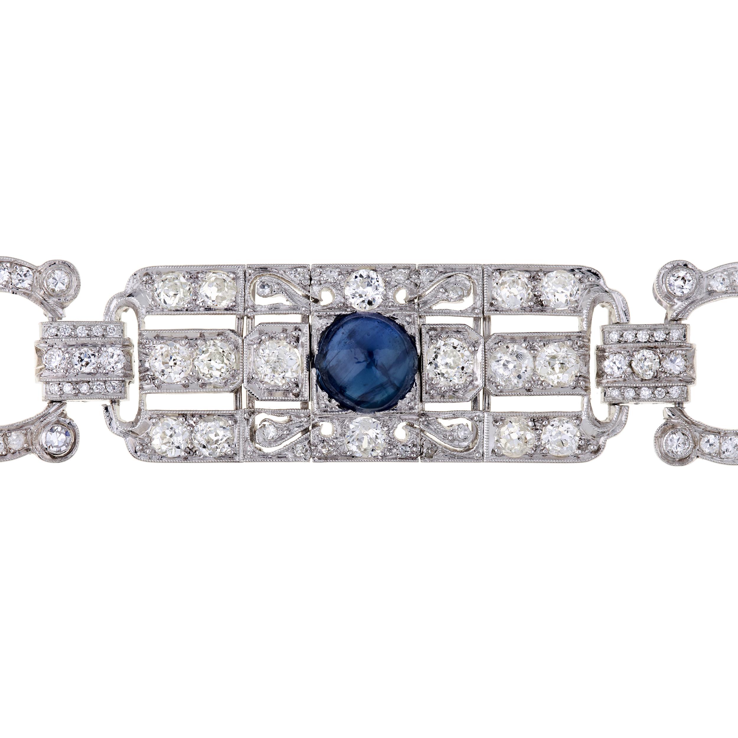 Taille cabochon Bracelet Art déco en platine avec saphirs de 15,25 carats et diamants en vente