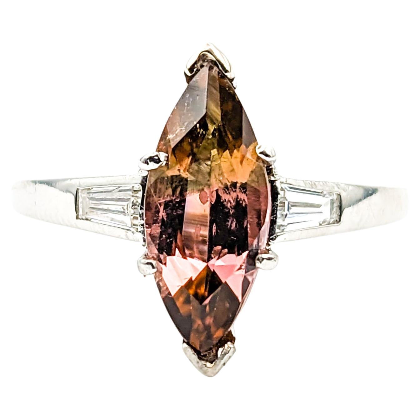 Ring aus Platin mit 1,52 Karat zweifarbigem Turmalin, Marquise und Diamanten