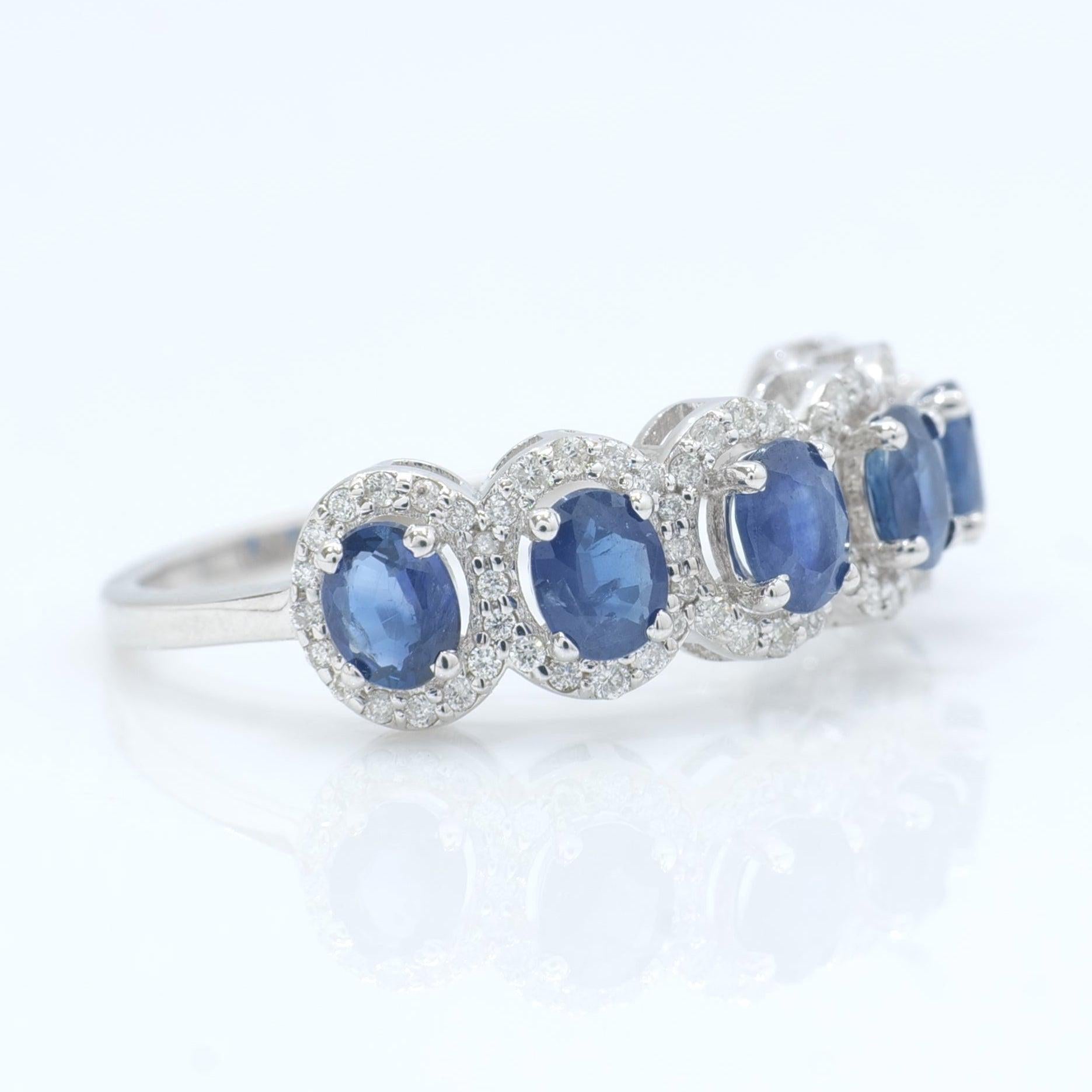 Ewigkeitsring mit blauem Saphir und Diamanten, 1,52 Karat, 14 Karat Massivgold (zertifiziert) im Zustand „Neu“ im Angebot in New Delhi, DL