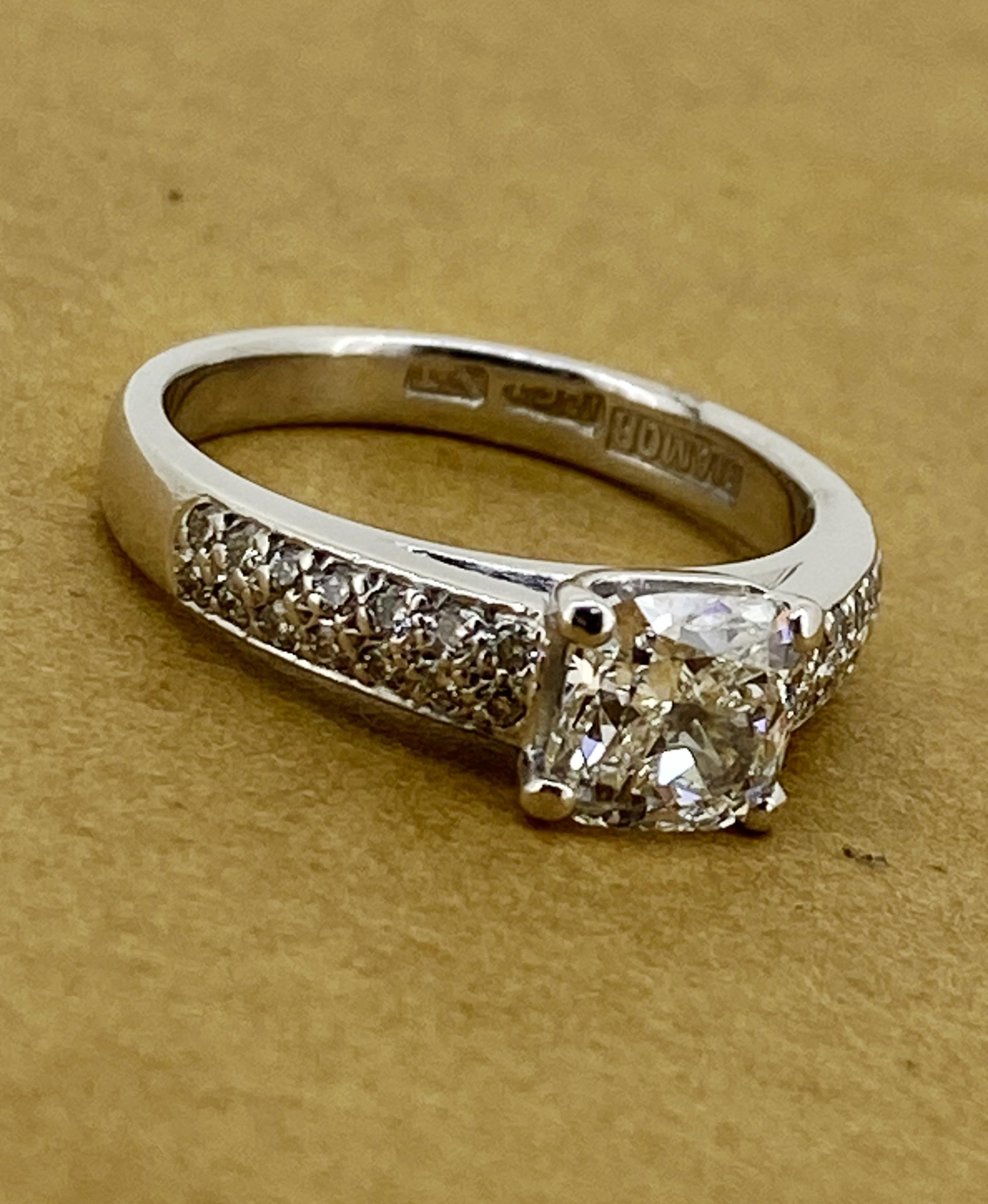 1,52 ct Diamante talla cojín extraído de la tierra GIA (E/SI) Anillo de oro blanco de 18 quilates de Diamor. en Excelente estado para la venta en MELBOURNE, AU