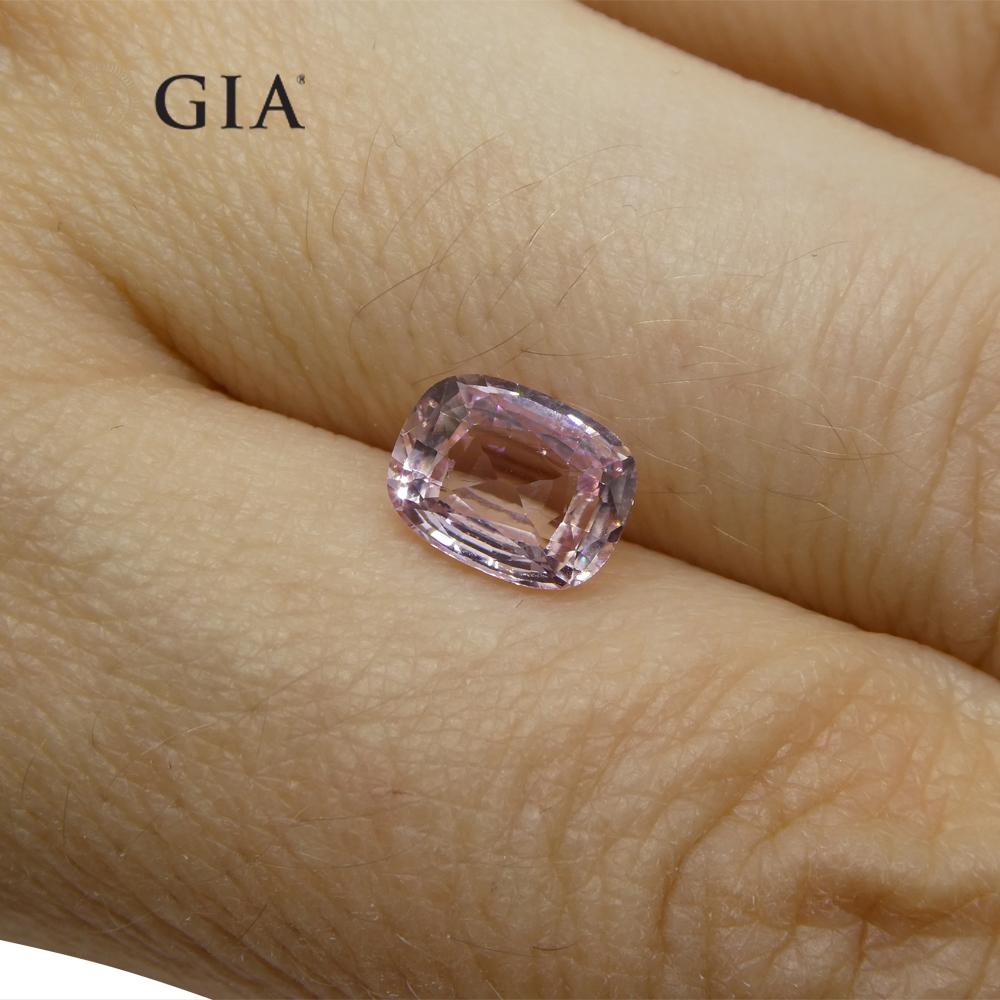 1,52 Karat Kissen rosafarbener, orangefarbener Padparadscha-Saphir GIA zertifiziert Sri Lanka im Zustand „Neu“ in Toronto, Ontario