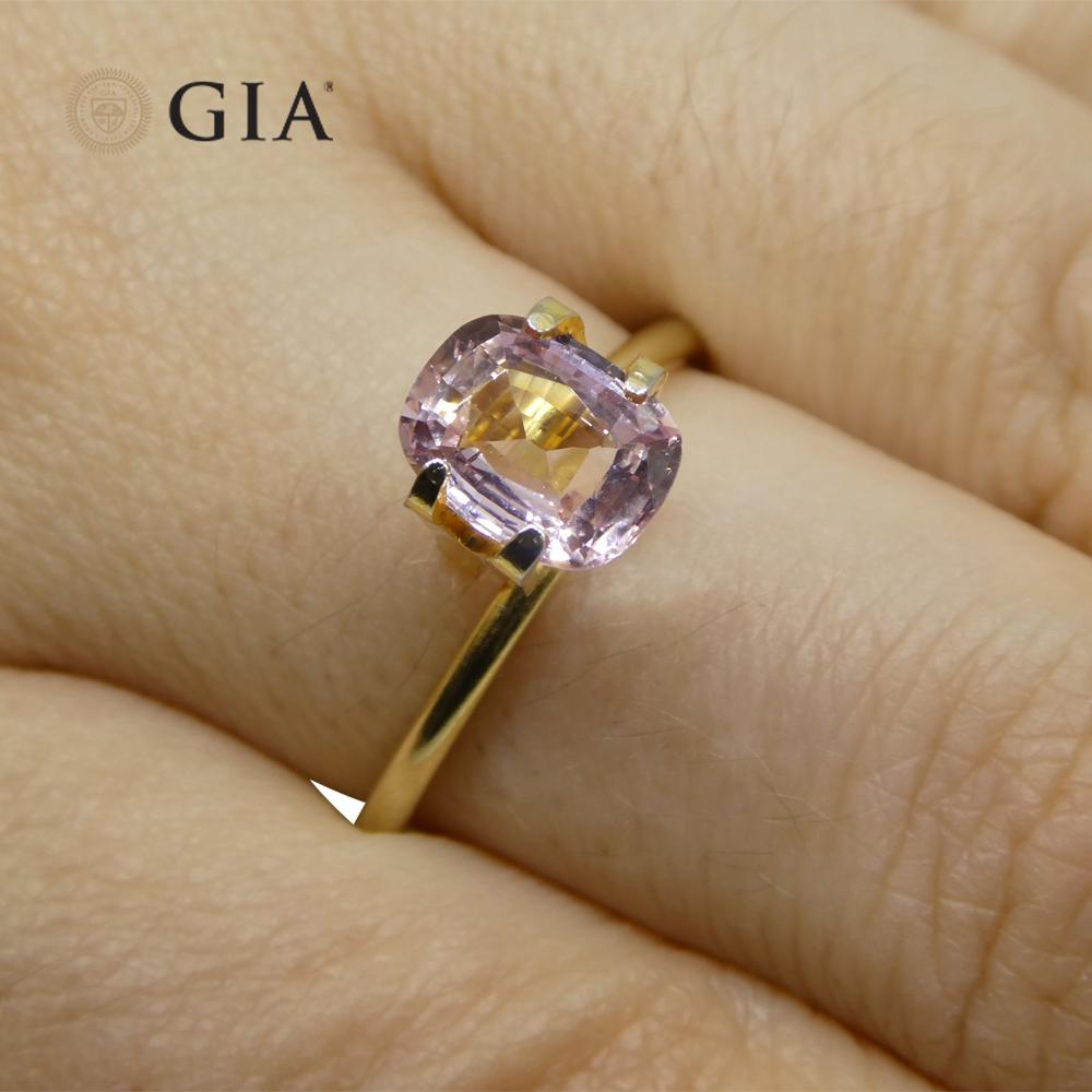 1,52 Karat Kissen rosafarbener, orangefarbener Padparadscha-Saphir GIA zertifiziert Sri Lanka (Kissenschliff)