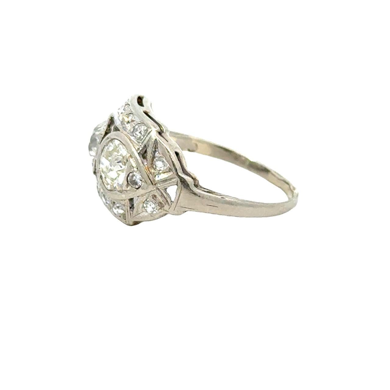 Anillo Art Déco Antiguo de Platino con Diamantes de 1,52 qt en venta 1