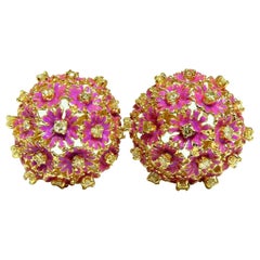 Clips d'oreilles en or 14 carats avec grappe de fleurs en forme de dôme et diamants jaunes fantaisie naturels 1,52 carat