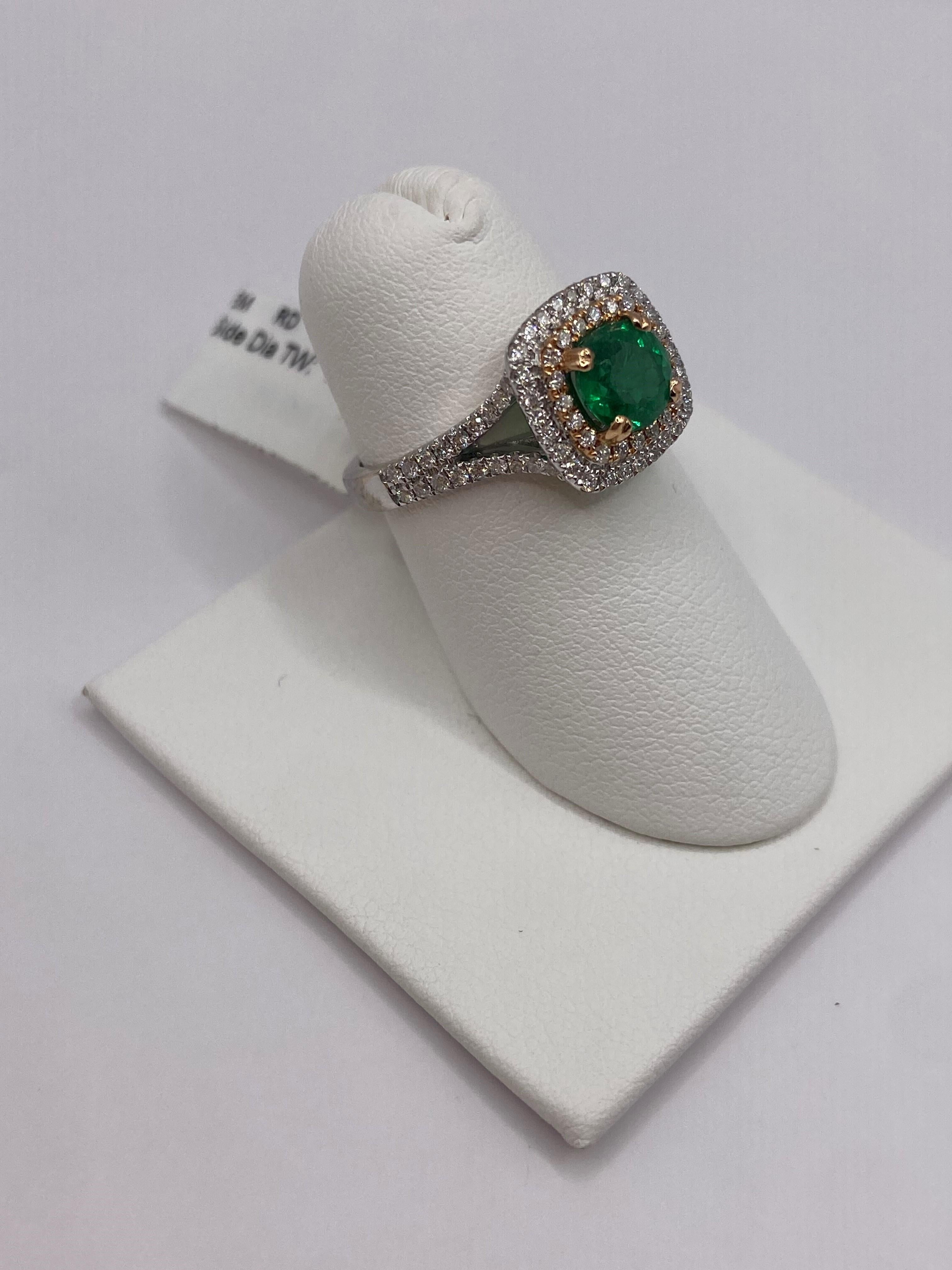 1,52 Karat runder Smaragd & Diamant Doppel-Halo-Ring aus 18KT Roségold und Weißgold für Damen oder Herren im Angebot