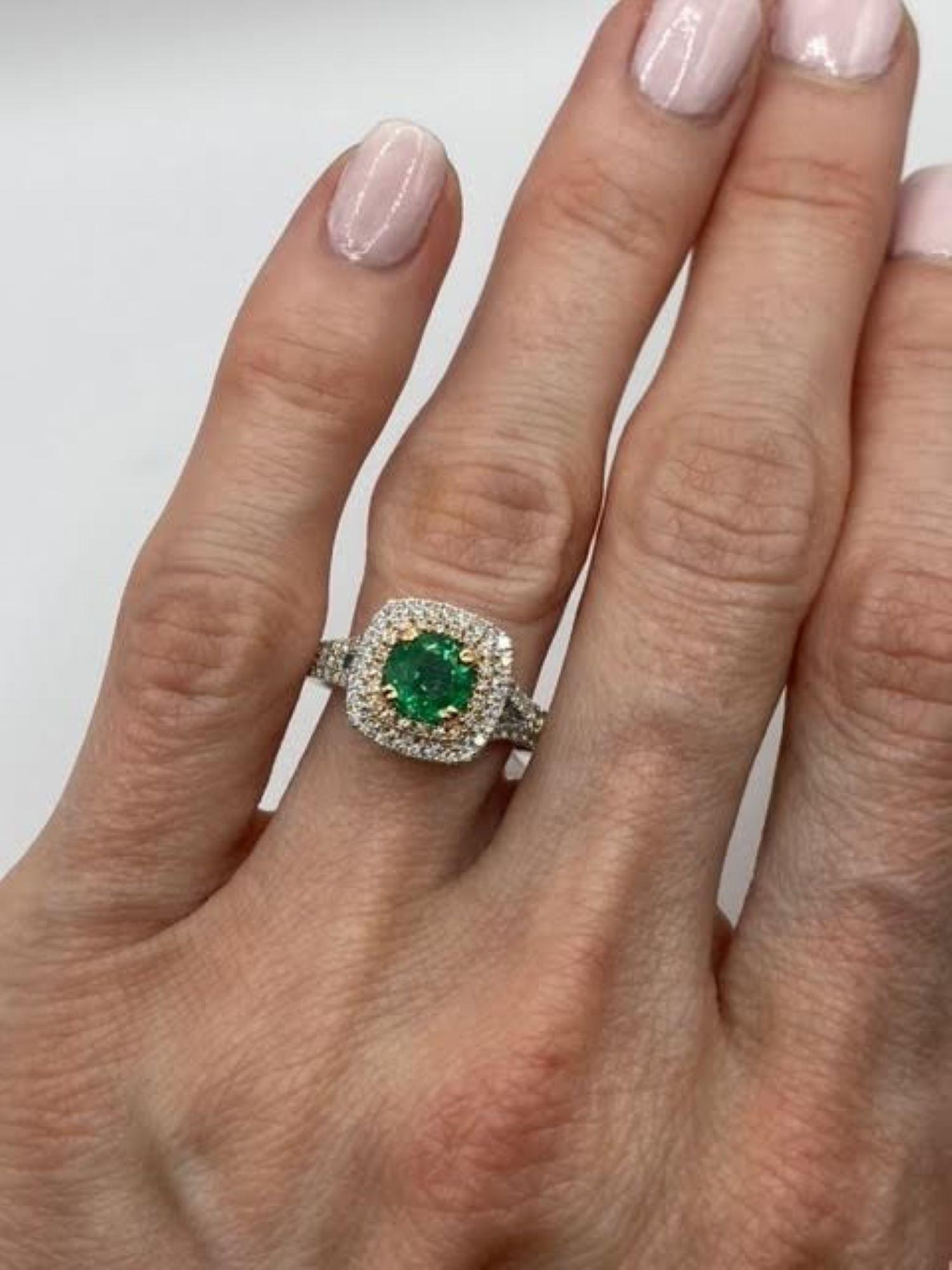 1,52 Karat runder Smaragd & Diamant Doppel-Halo-Ring aus 18KT Roségold und Weißgold im Angebot 3
