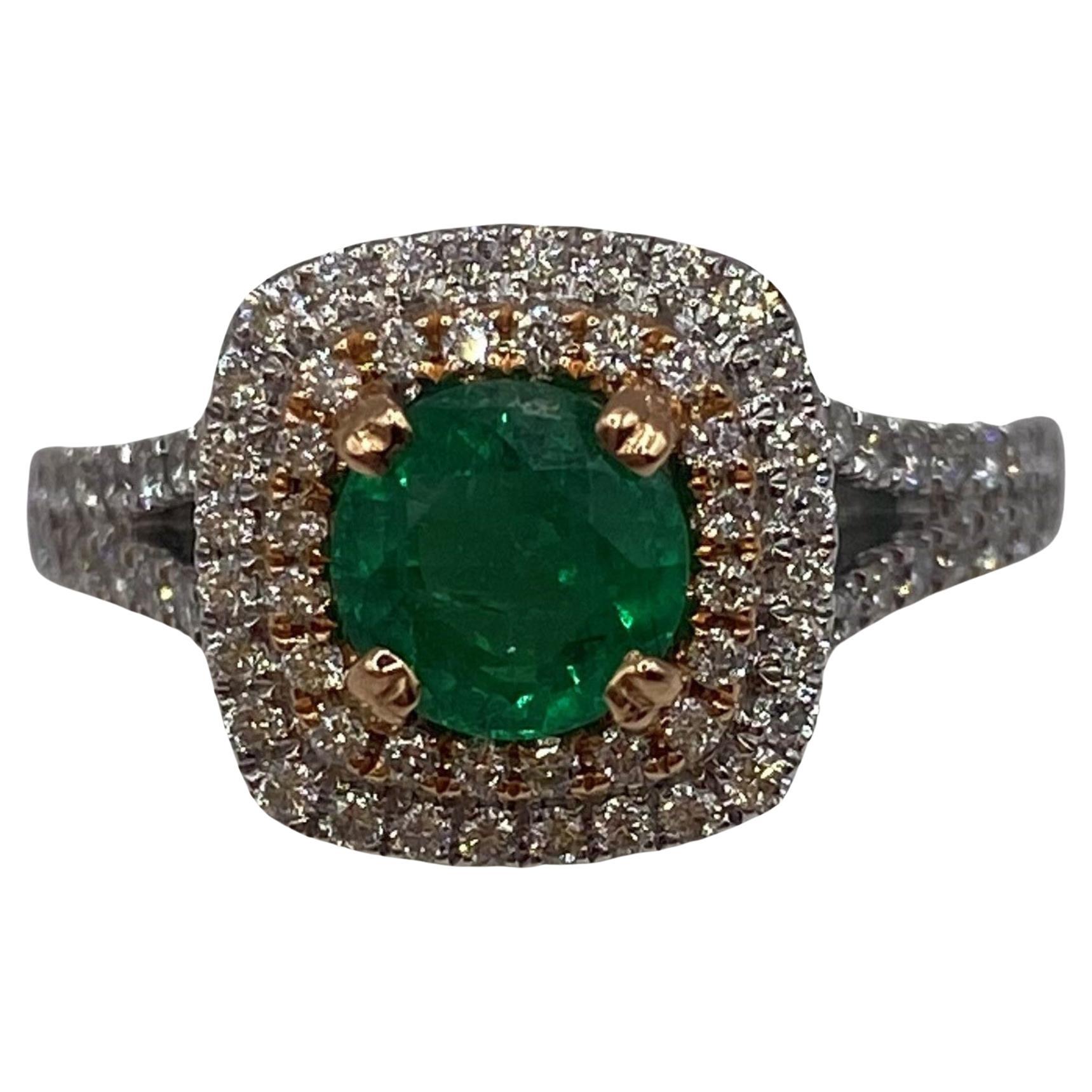 1,52 Karat runder Smaragd & Diamant Doppel-Halo-Ring aus 18KT Roségold und Weißgold im Angebot