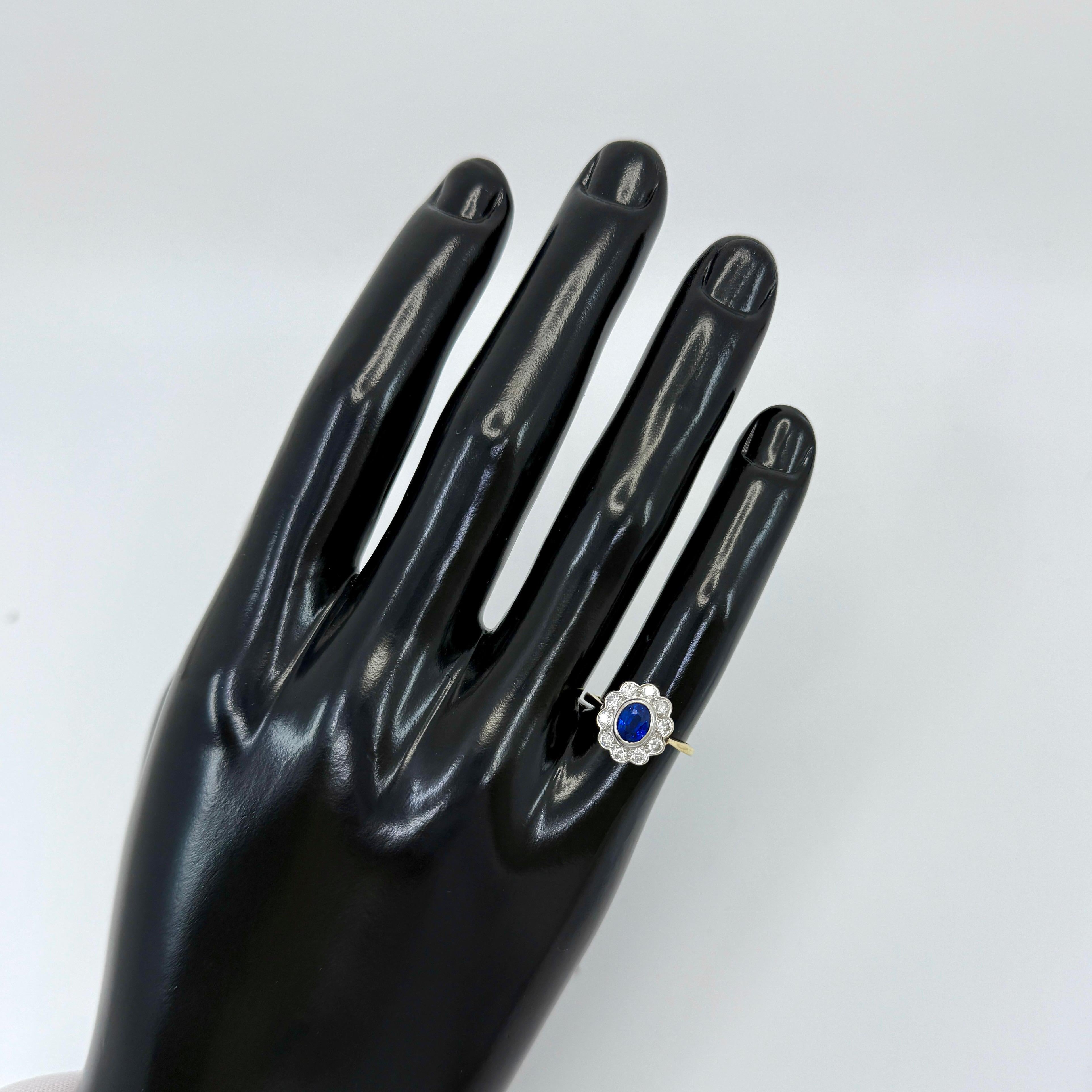 1.52ct Vivid Cornflower Blue Ceylon Sapphire And Diamond 18k Gold Cluster Ring For Sale 3