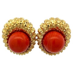 Orecchini a clip in oro giallo 18 carati con corallo rosso 15.3-15.7MM