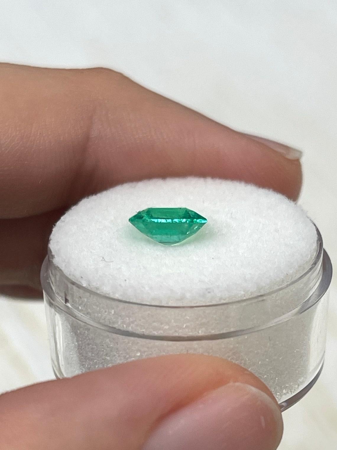 1.53 Carat 8x8 Yellowish Green Colombian Emerald - Rare Asscher Cut May For Sale 1