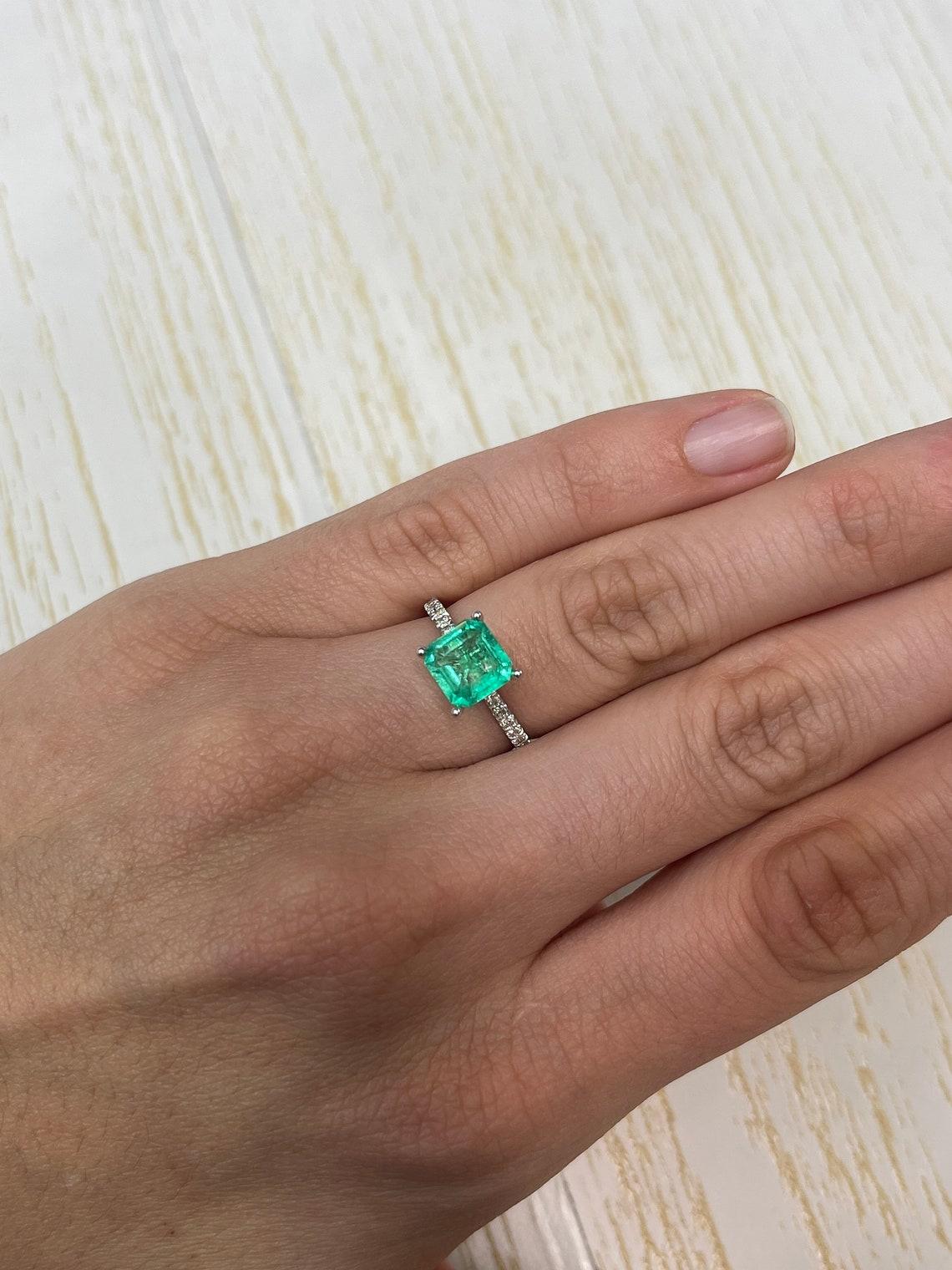 1.53 Carat 8x8 Yellowish Green Colombian Emerald - Rare Asscher Cut May For Sale 3