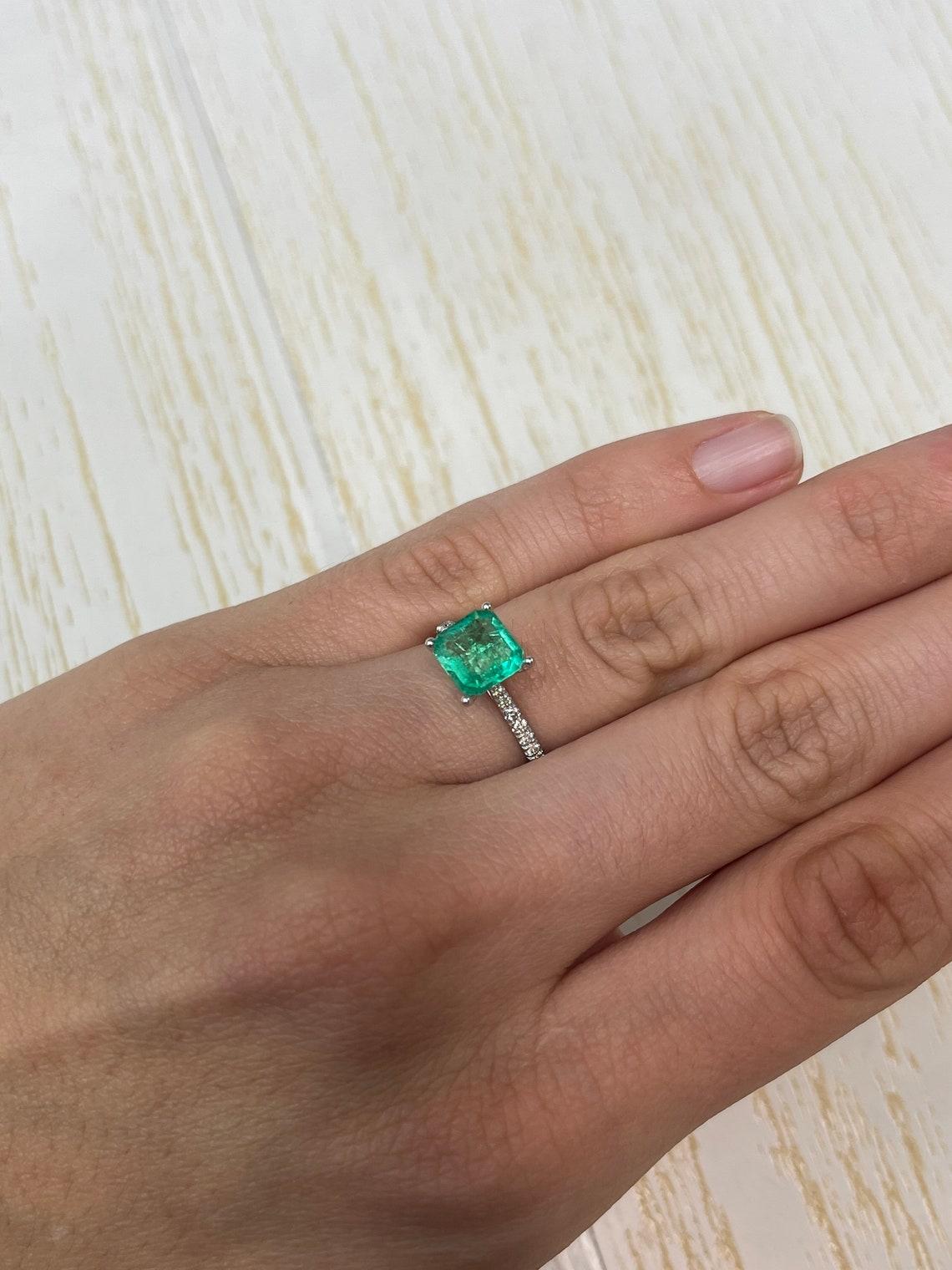 1.53 Carat 8x8 Yellowish Green Colombian Emerald - Rare Asscher Cut May For Sale 4