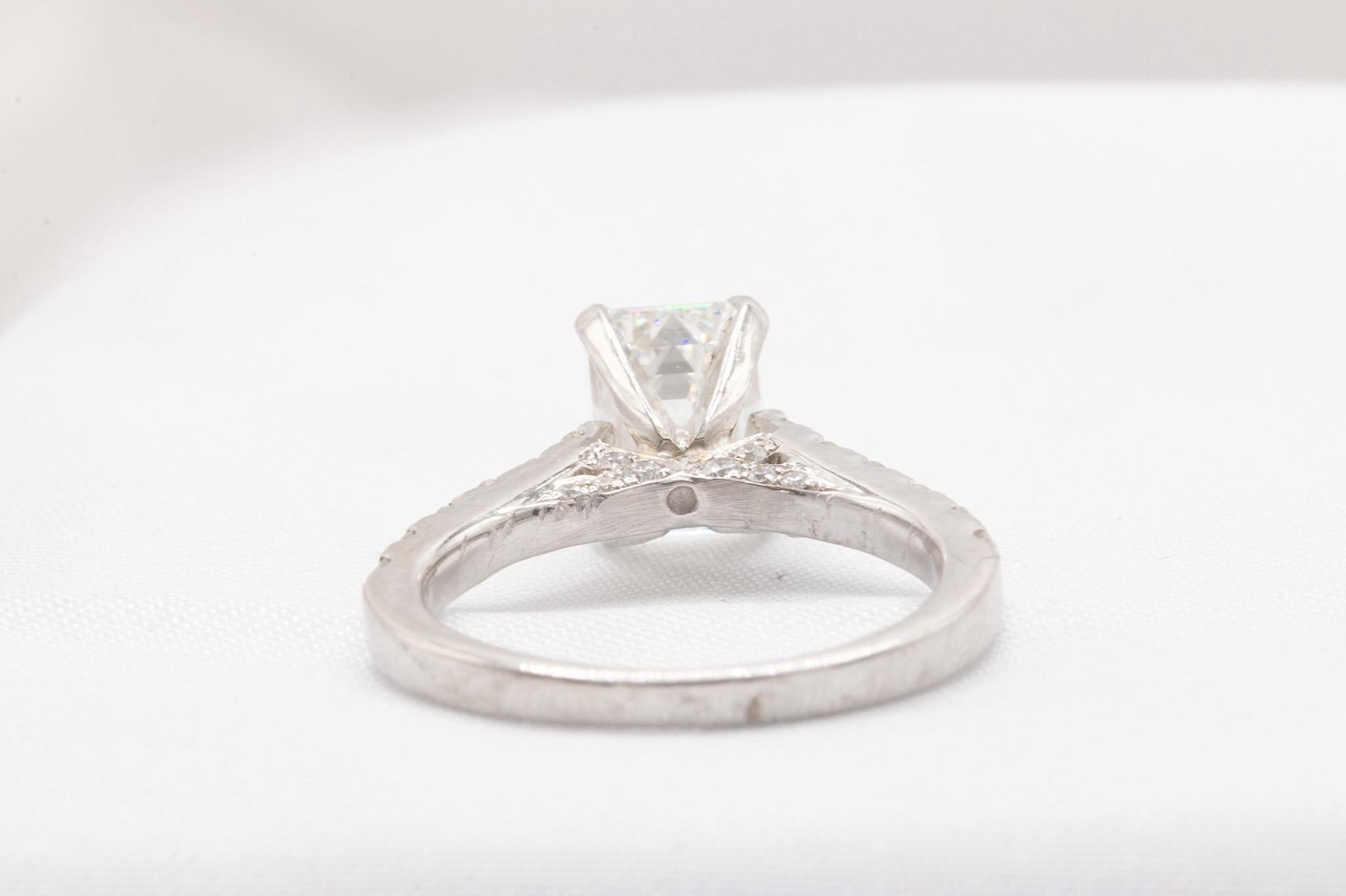 1.53 Carat Emerald Cut Diamond Ring GIA Certified in Platinum Diamond Ring In Good Condition For Sale In Houston, TX