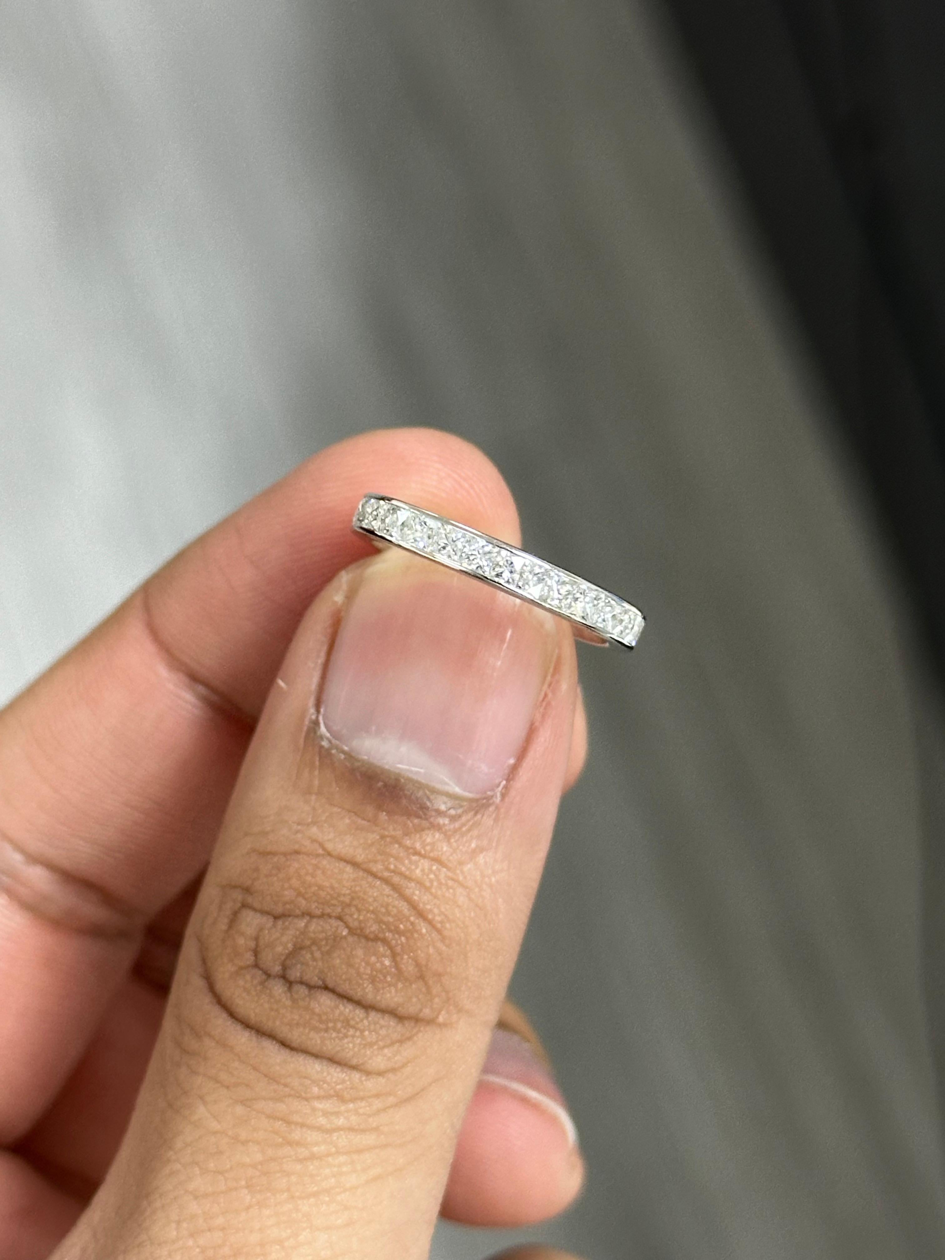 1,53 Karat Natürlicher French Cut Diamant Eternity Ring (Art déco) im Angebot